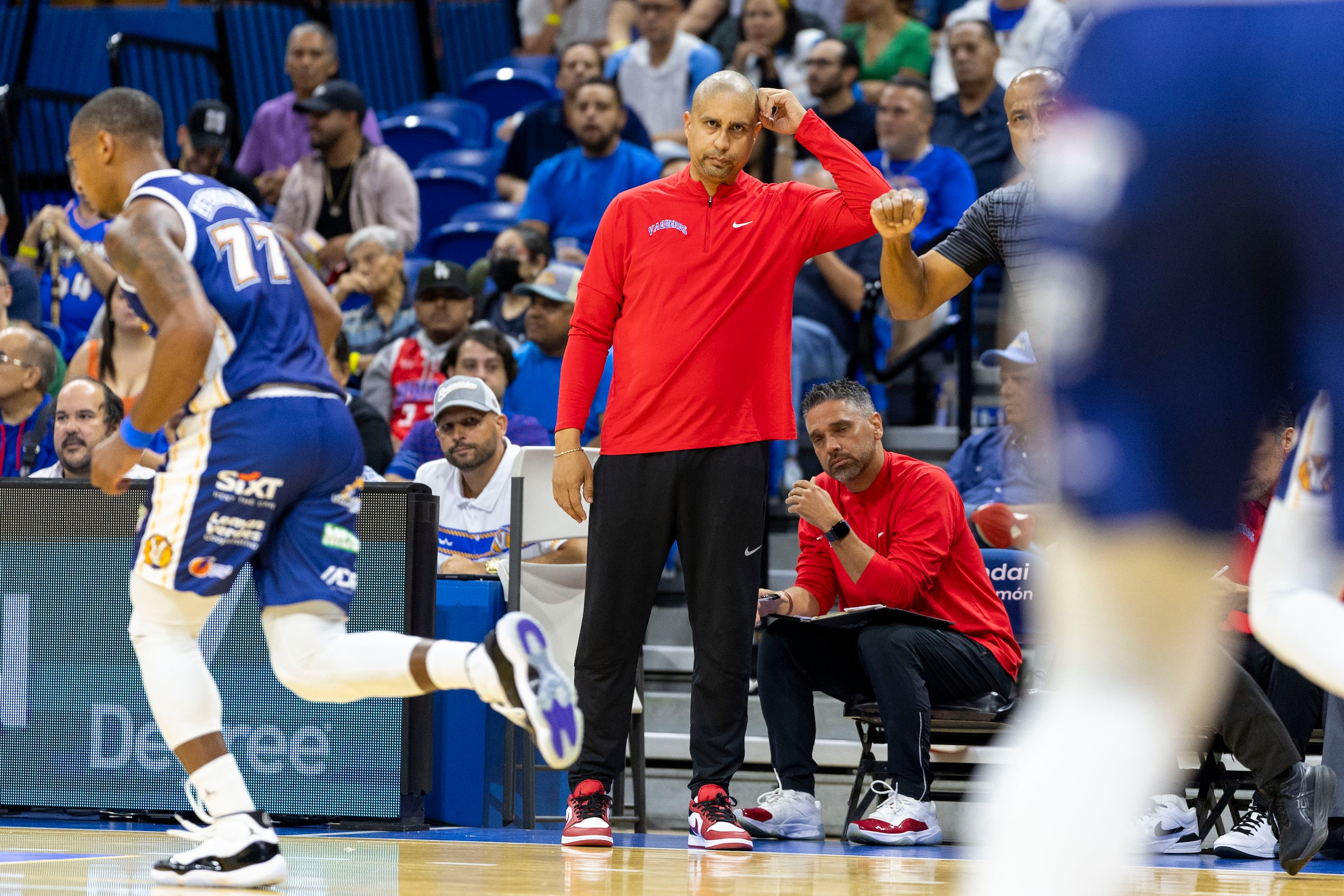 Nelson Colón y Luis Camacho formarán ahora parte del cuerpo técnico de los Cangrejeros de Santurce.