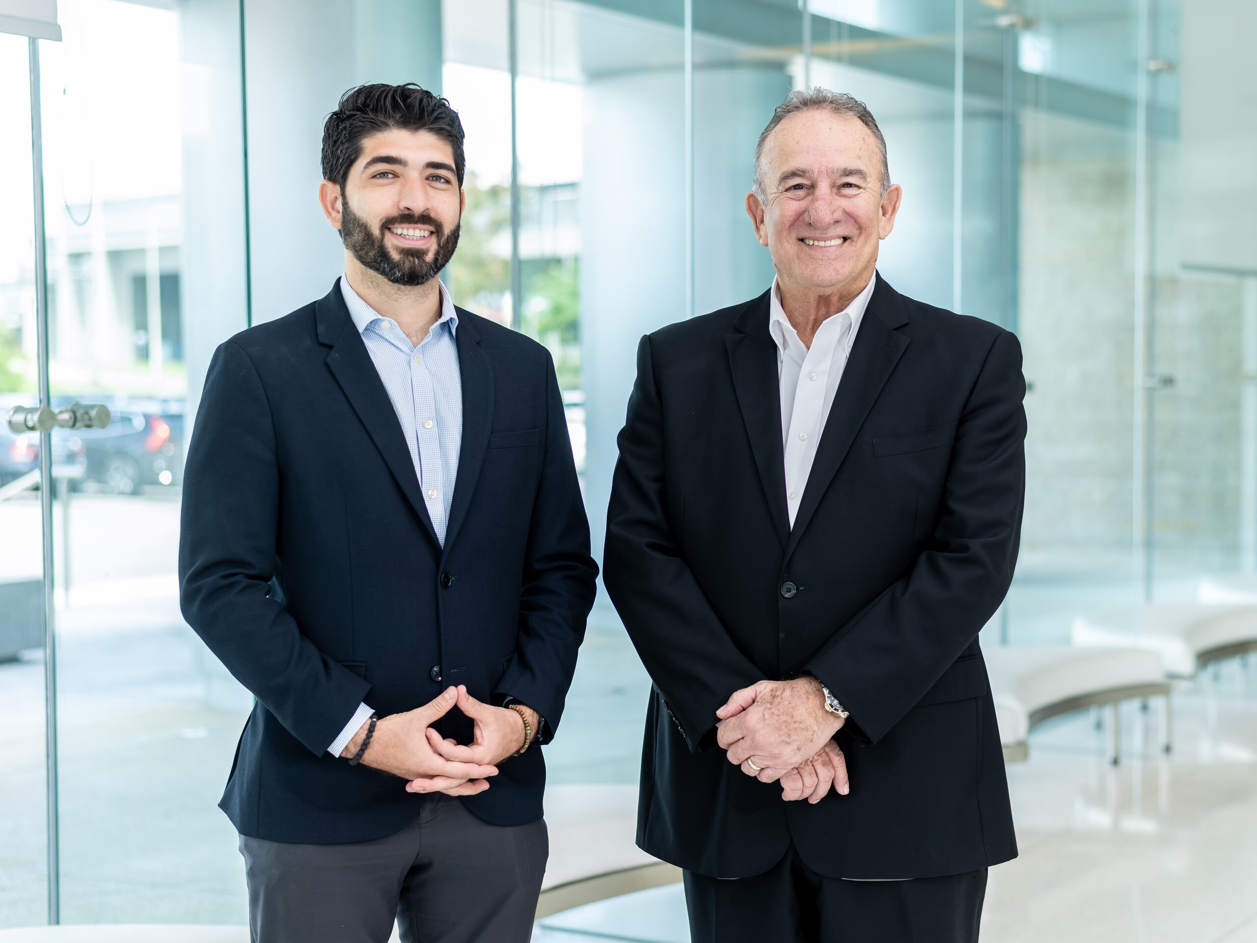 Humberto Mercader, subsecretario y Manuel Cidre, secretario del Departamento de Desarrollo Económico y Comercio destacaron la importancia del Centro en la diversificación de la economía local.