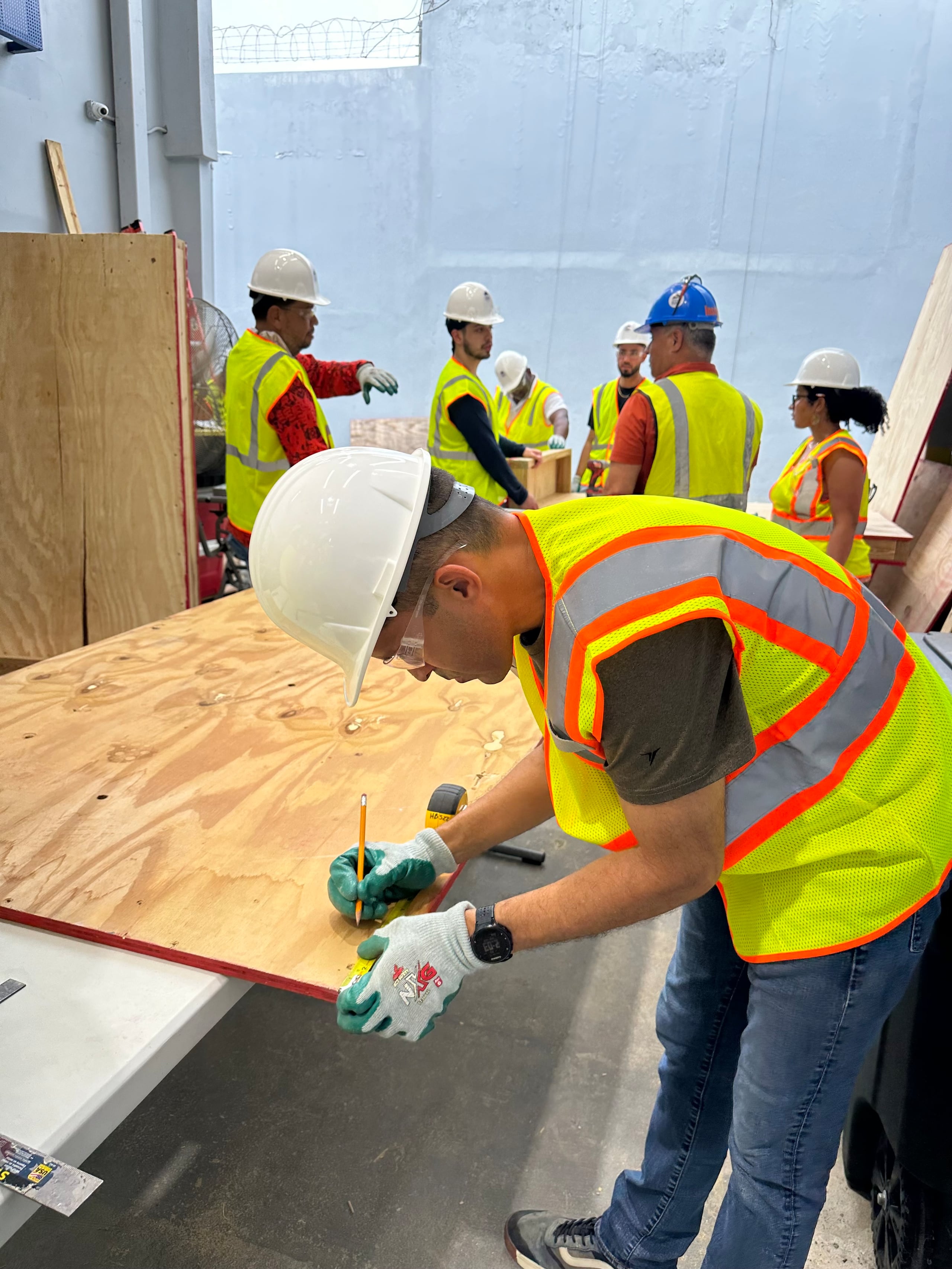 Habitat for Humanity ofrece cursos en destrezas básicas de construcción (Habitat Builds PR), entre otros ofrecimientos.