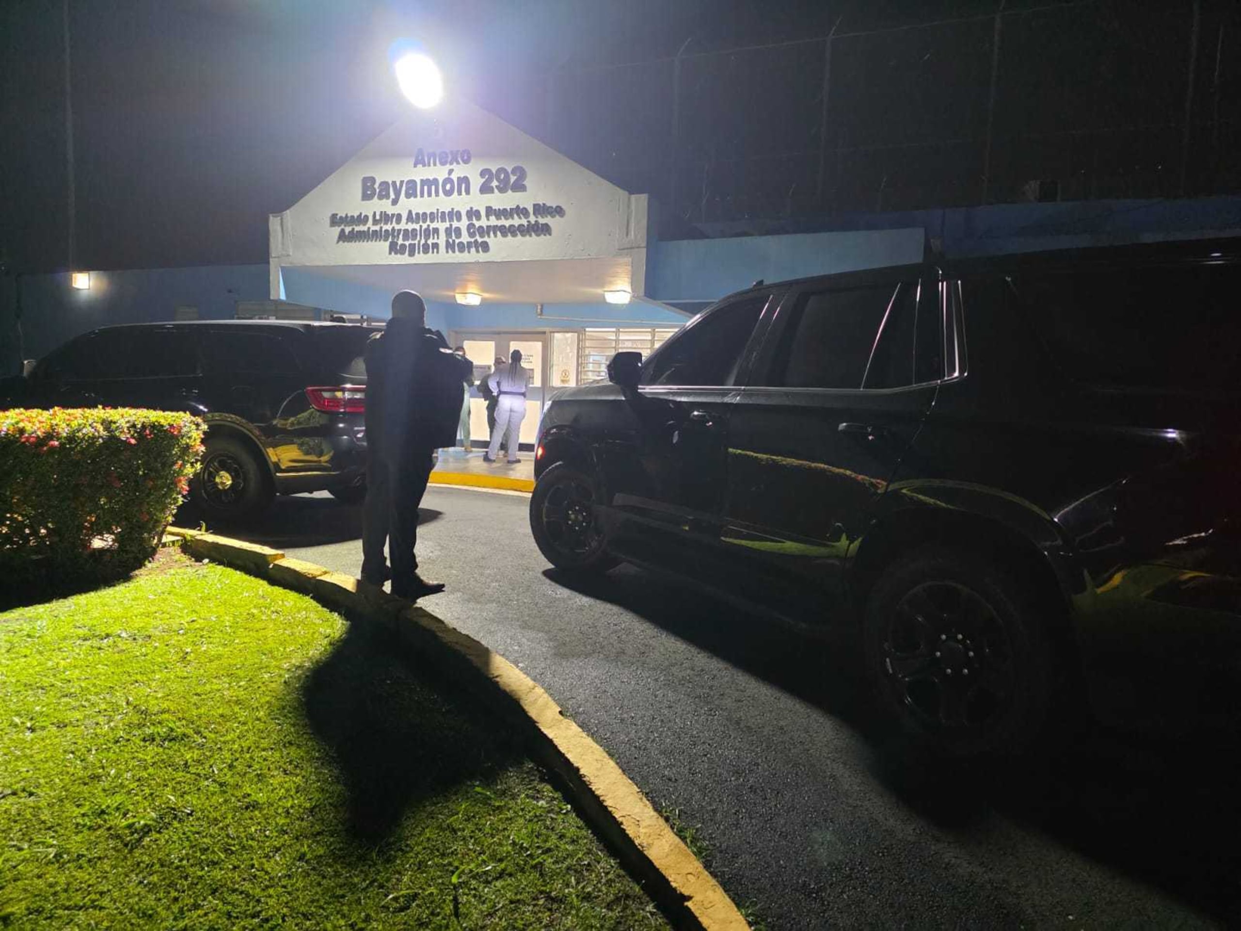 El operativo fue ejecutado por agentes del Negociado de Drogas, Narcóticos, Control del Vicio y Armas Ilegales en conjunto con el Departamento de Corrección y Rehabilitación.