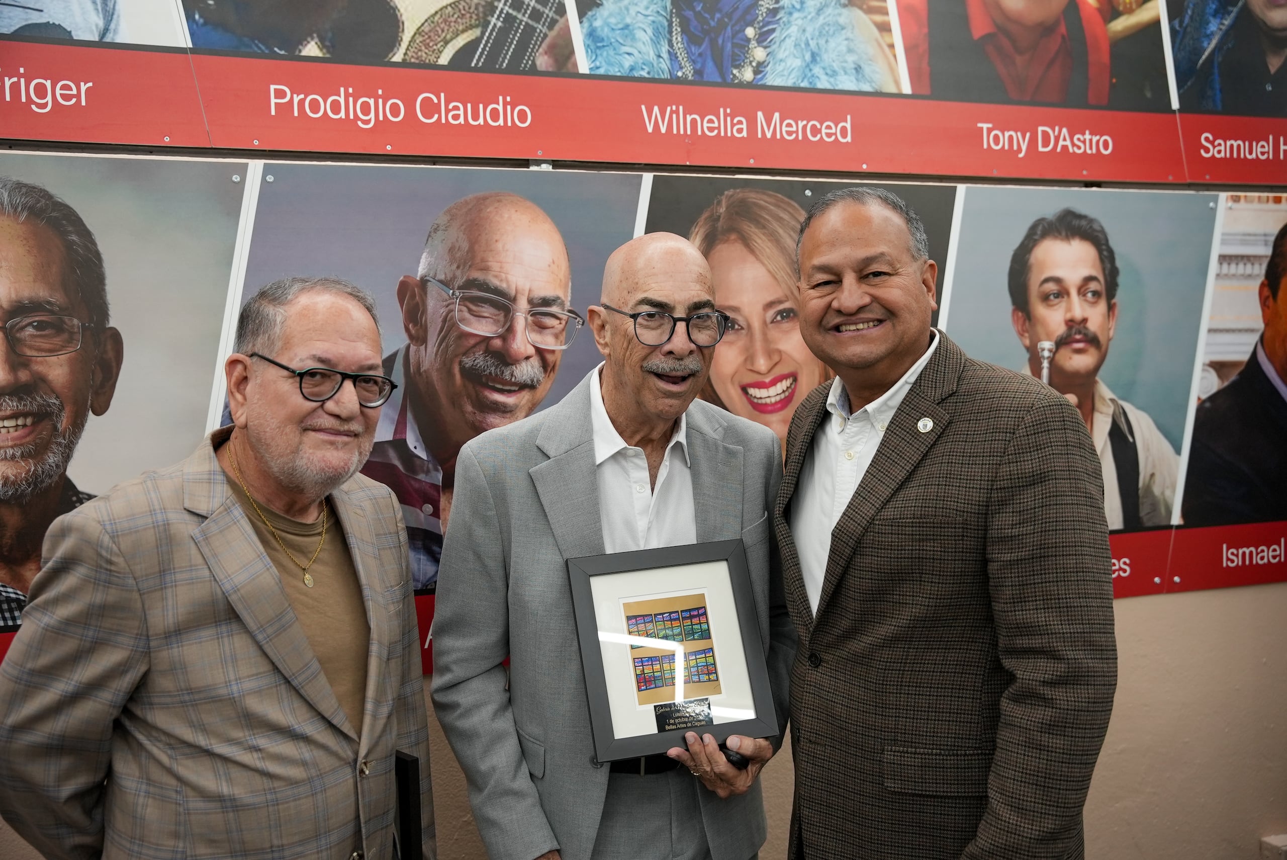 El músico Pedro Guzmán, Lusito Ayala - director de la Puerto Rican Power, y el alcalde de Caguas, William Miranda Torres, estuvieron presentes en la actividad.
