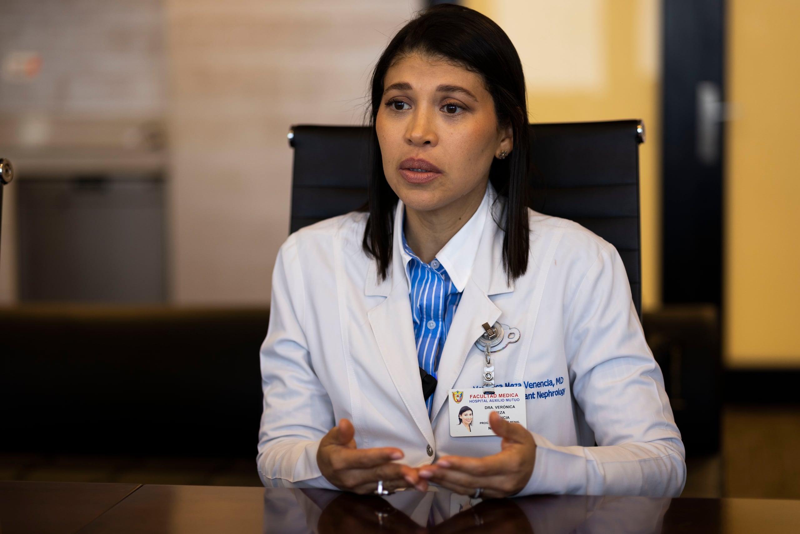 La Dra. Verónica Meza, nefróloga y directora del programa de trasplante.