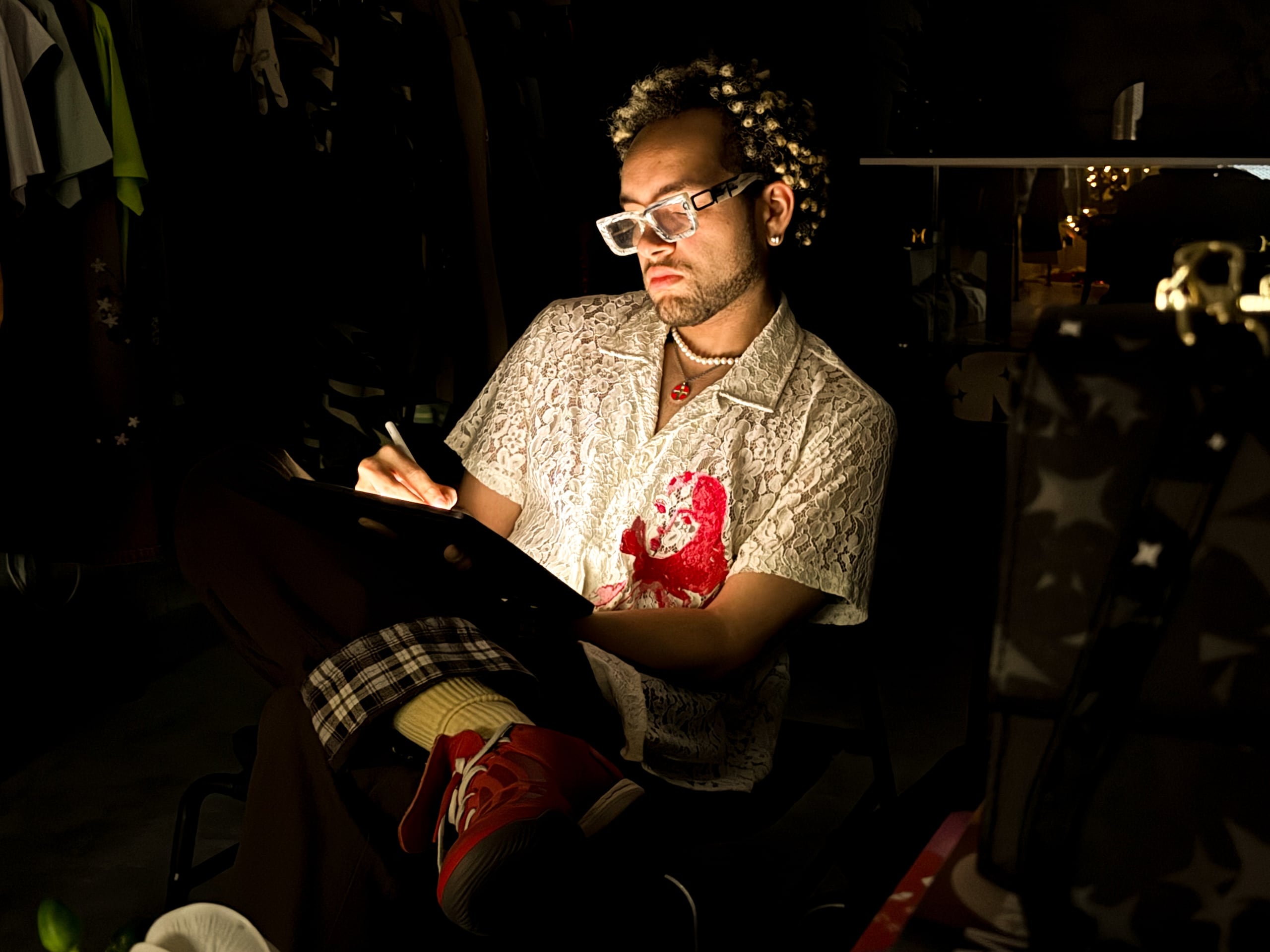 Fabián Llanos arranca una era más experimental con su cuarta colección de la línea MYTHIK.