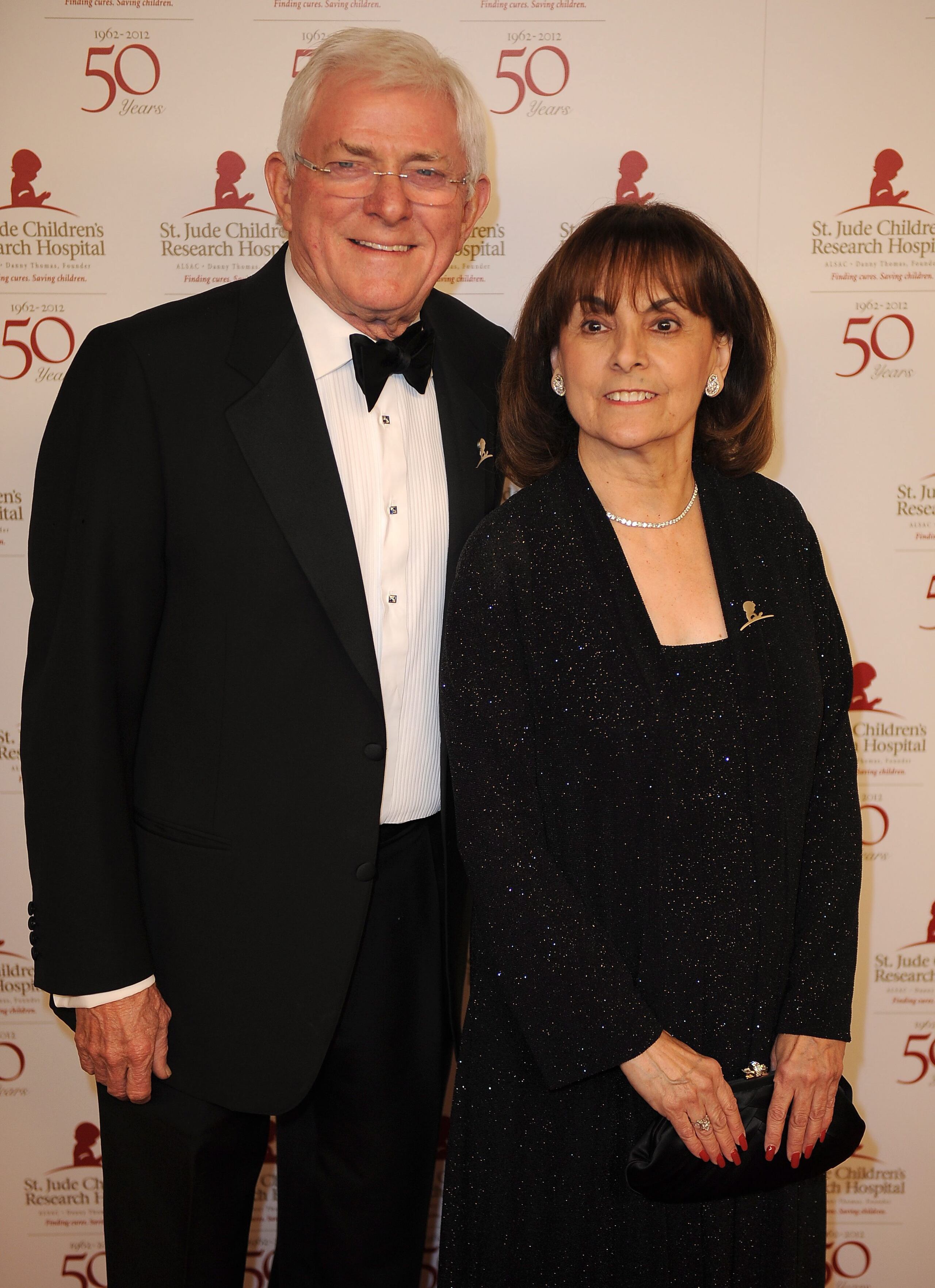 Fotografía de archivo en donde se ve al presentador junto a su esposa, Marlo Thomas.