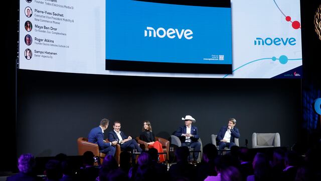 La nueva movilidad pasa por democratizar los datos y nuevas estaciones de servicio