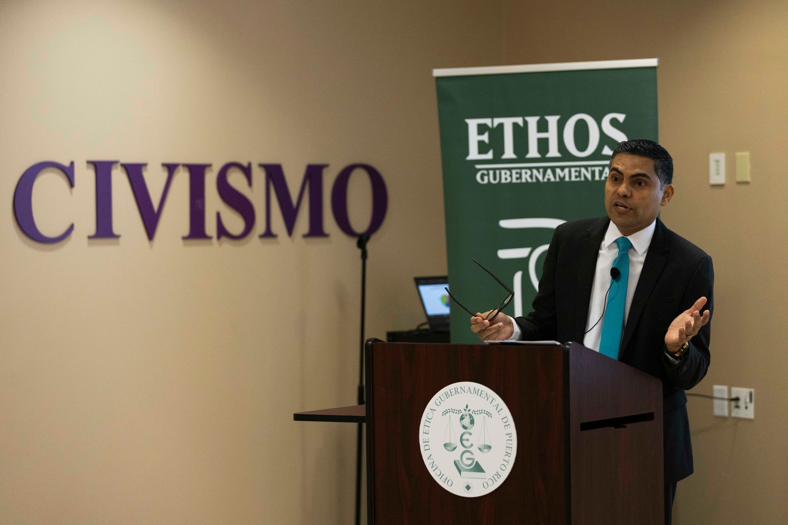 Aunque originalmente Educación dijo que no constaba en sus récords una querella sobre el particular, la Oficina de Ética Gubernamental confirmó que en efecto, el Departamento refirió el asunto a esa agencia e incluso, colaboró con la pesquisa.