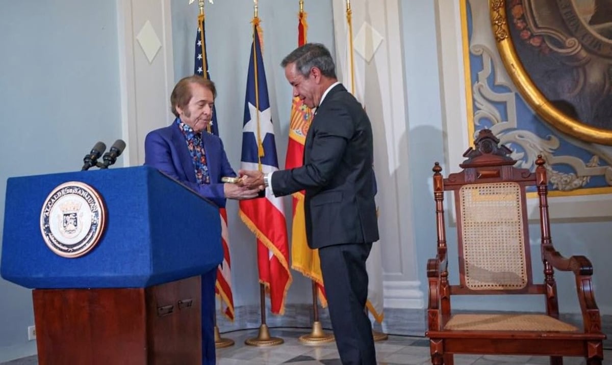 San Juan entrega la llave de la ciudad al cantante Raphael