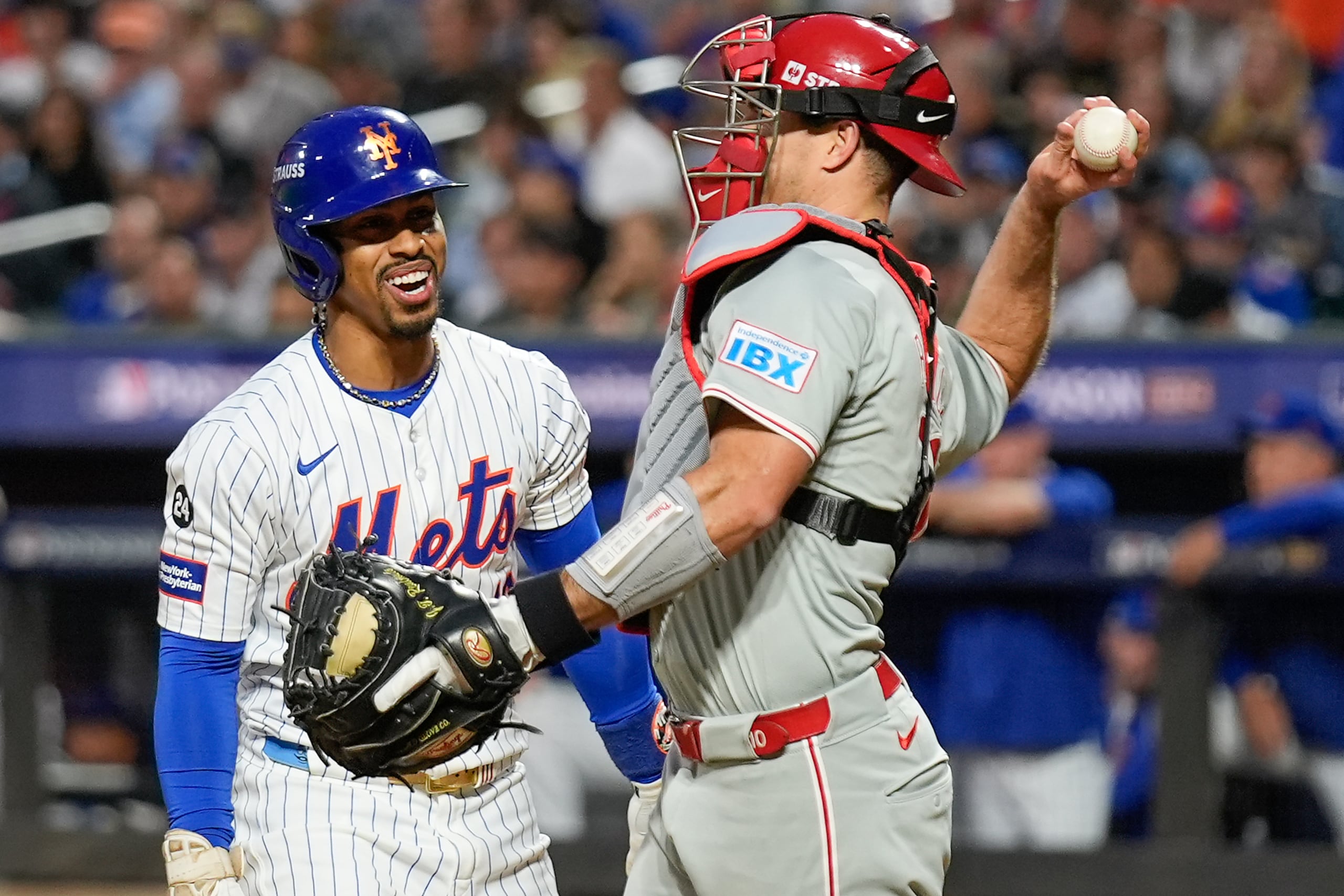 El puertorriqueño de los Mets de Nueva York, Francisco Lindor (12), aquí reaccionando tras poncharse ante los Phillies de Filadelfia, fue vitoreado como 'MVP' por los fanáticos del equipo.