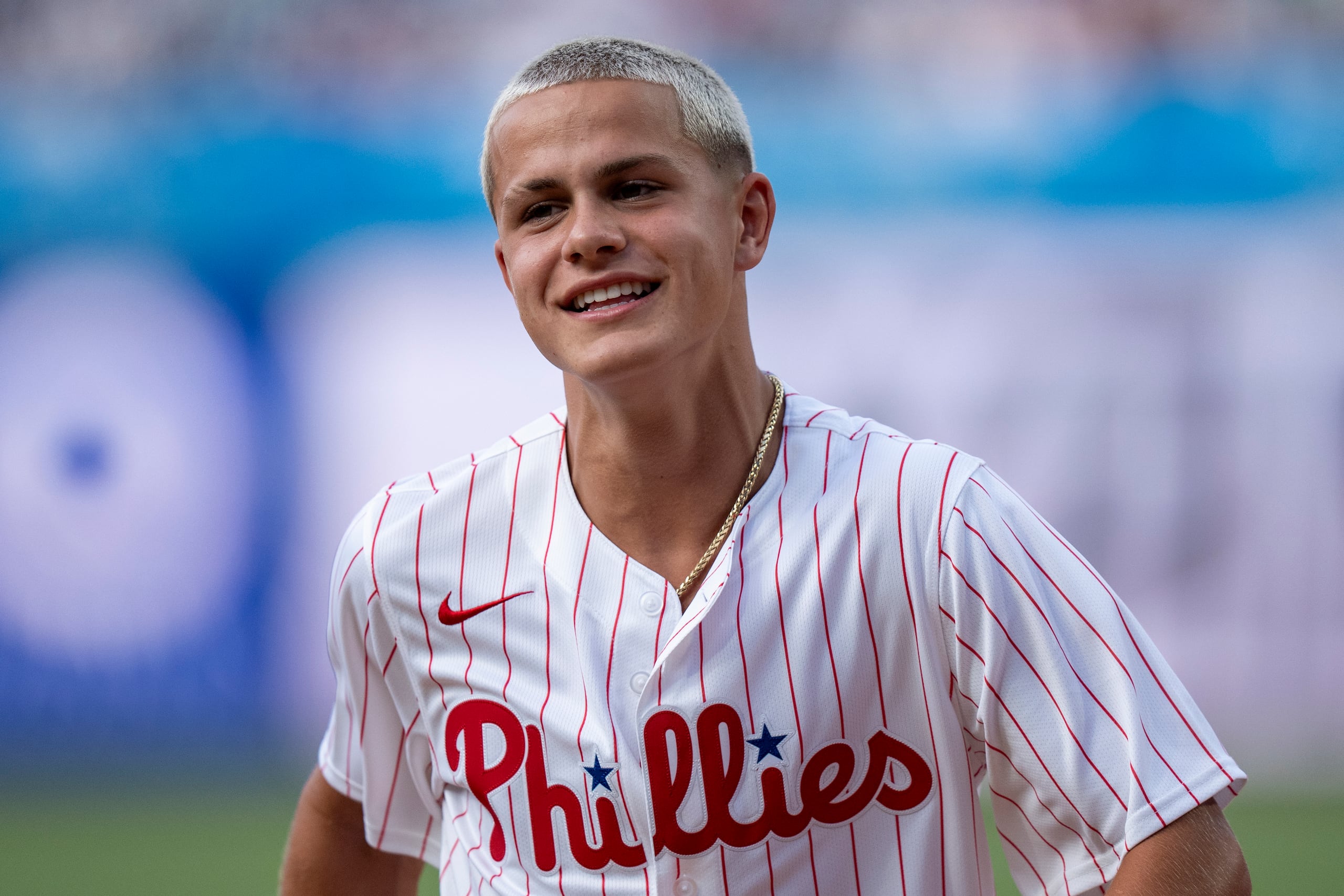 Cavan Sullivan fue invitado recientemente a realizar un lanzamiento de honor de un juego de los Phillies y allí pudo compartir con Bryce Harper, ya un veterano pero que como él fue tildado de futura súper estrella desde la adolescencia.