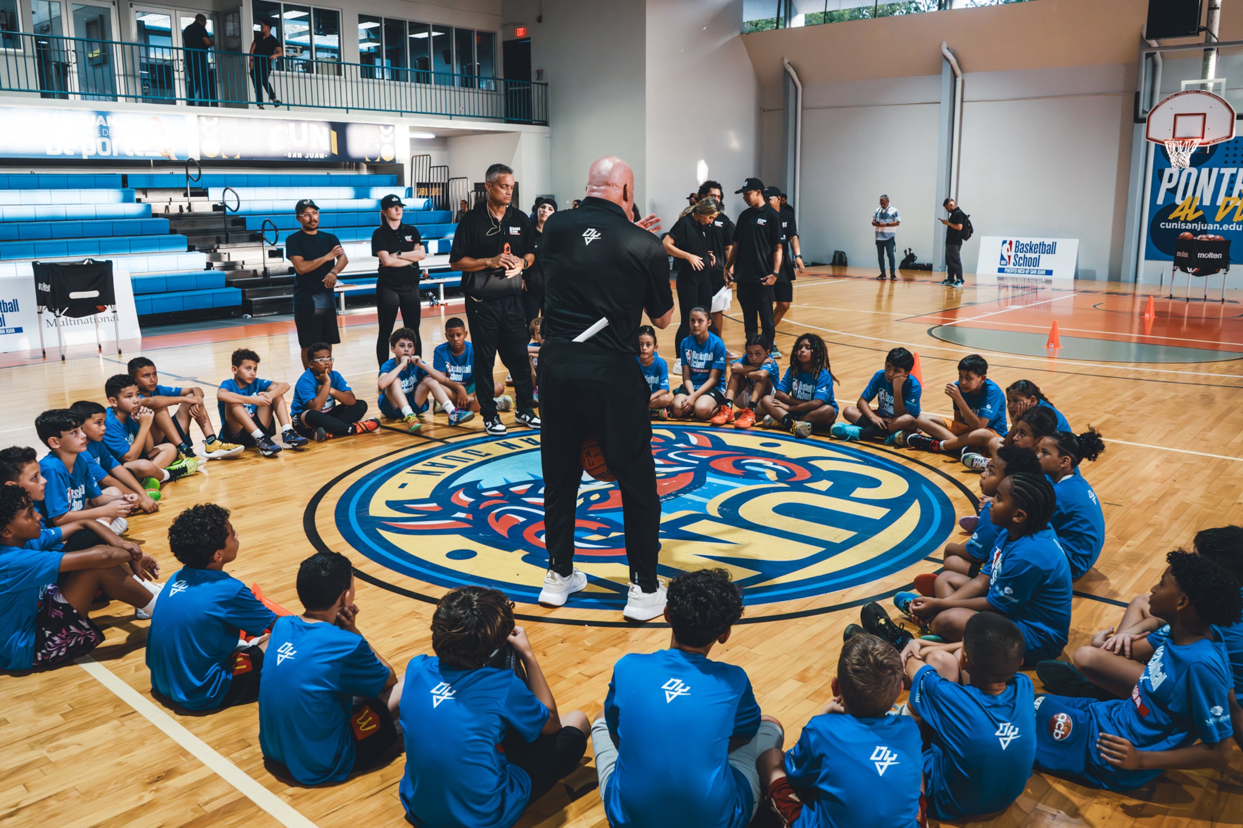 Clínica inaugural de la NBA Basketball School en Puerto Rico.