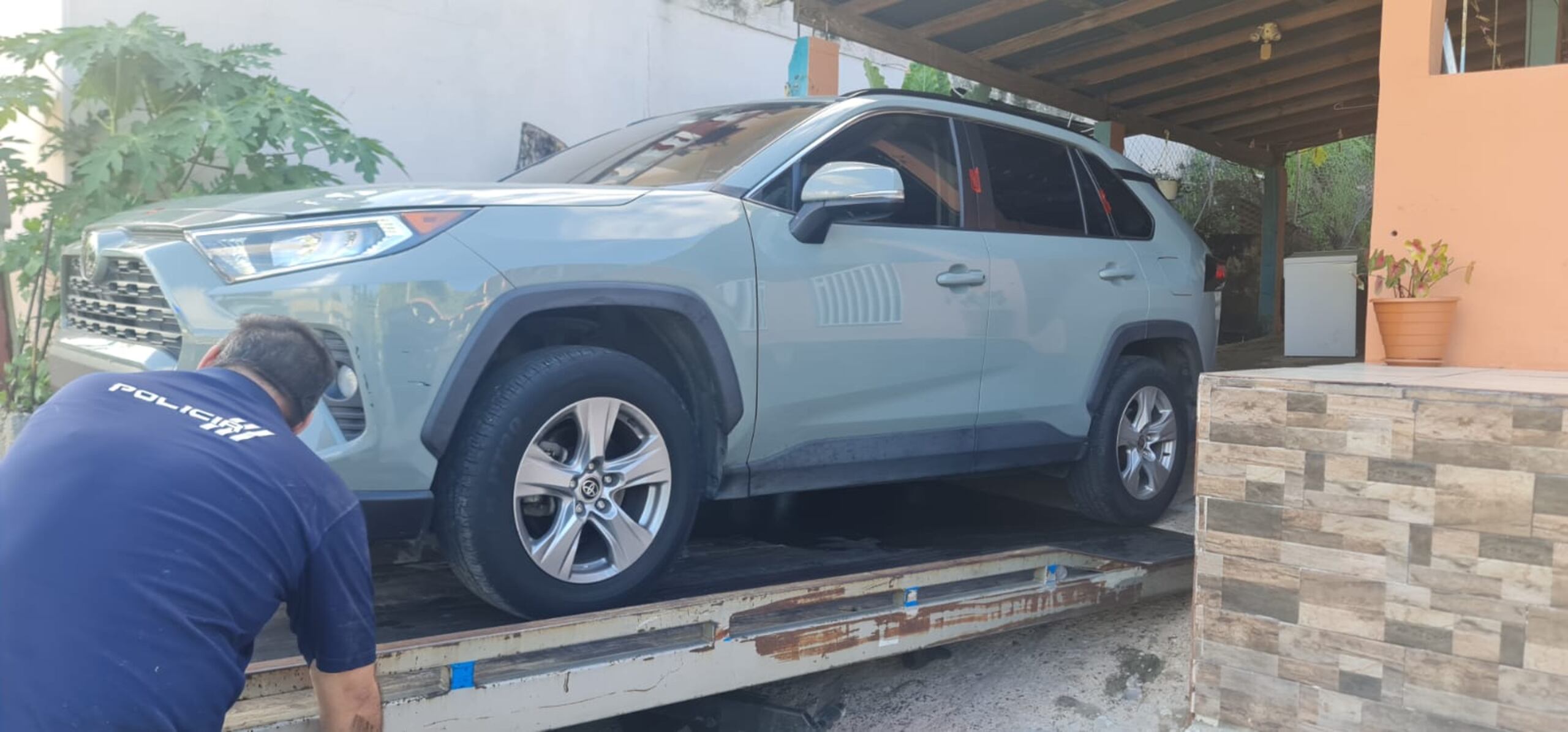 El carro fue encontrado en el barrio Toa Vaca, en Villalba.