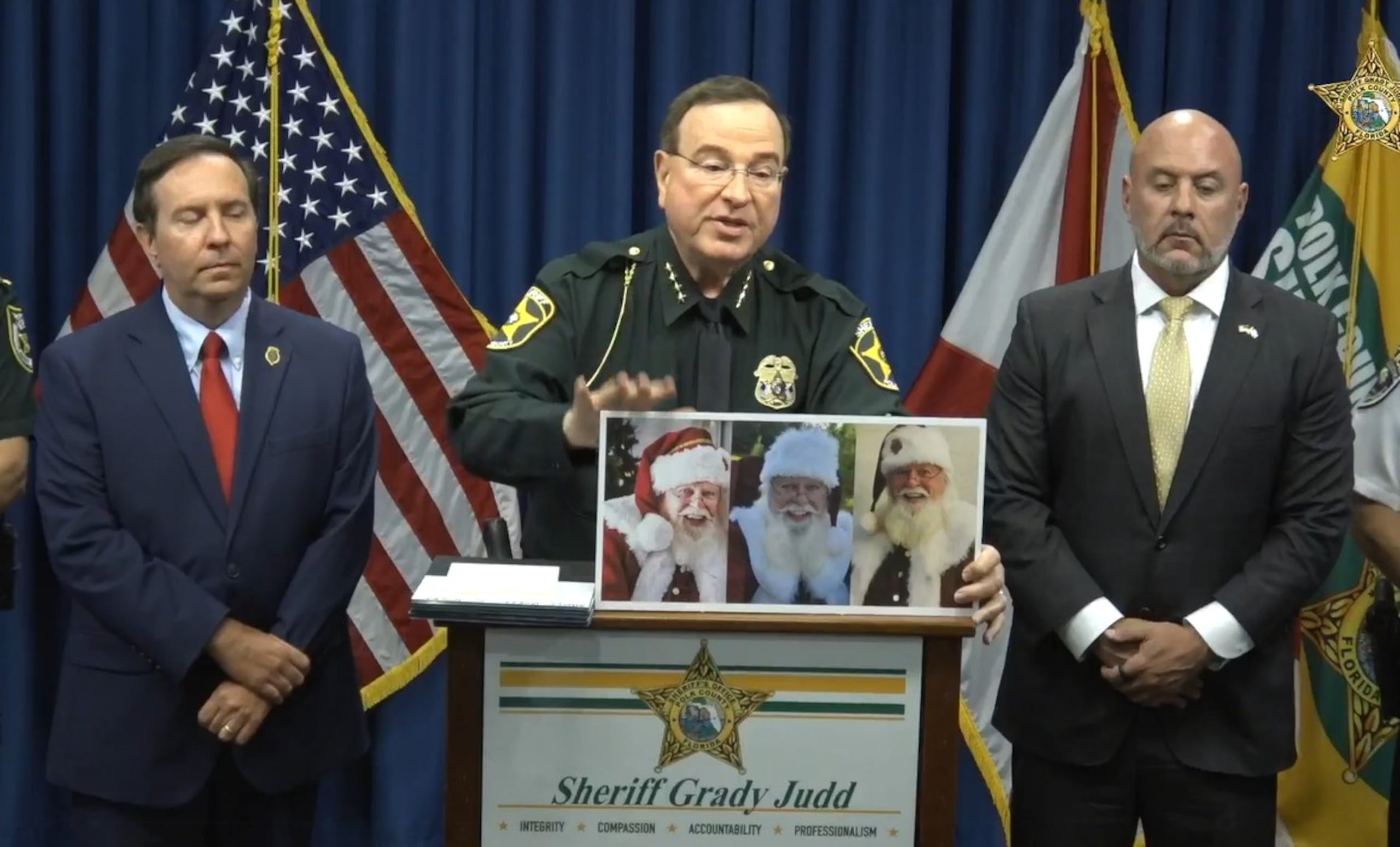 Hicks, de 68 años fue pastor de la Primera Iglesia Alianza de Lakeland en 2009, y además era un conocido "Santa Claus" en el condado de Polk.