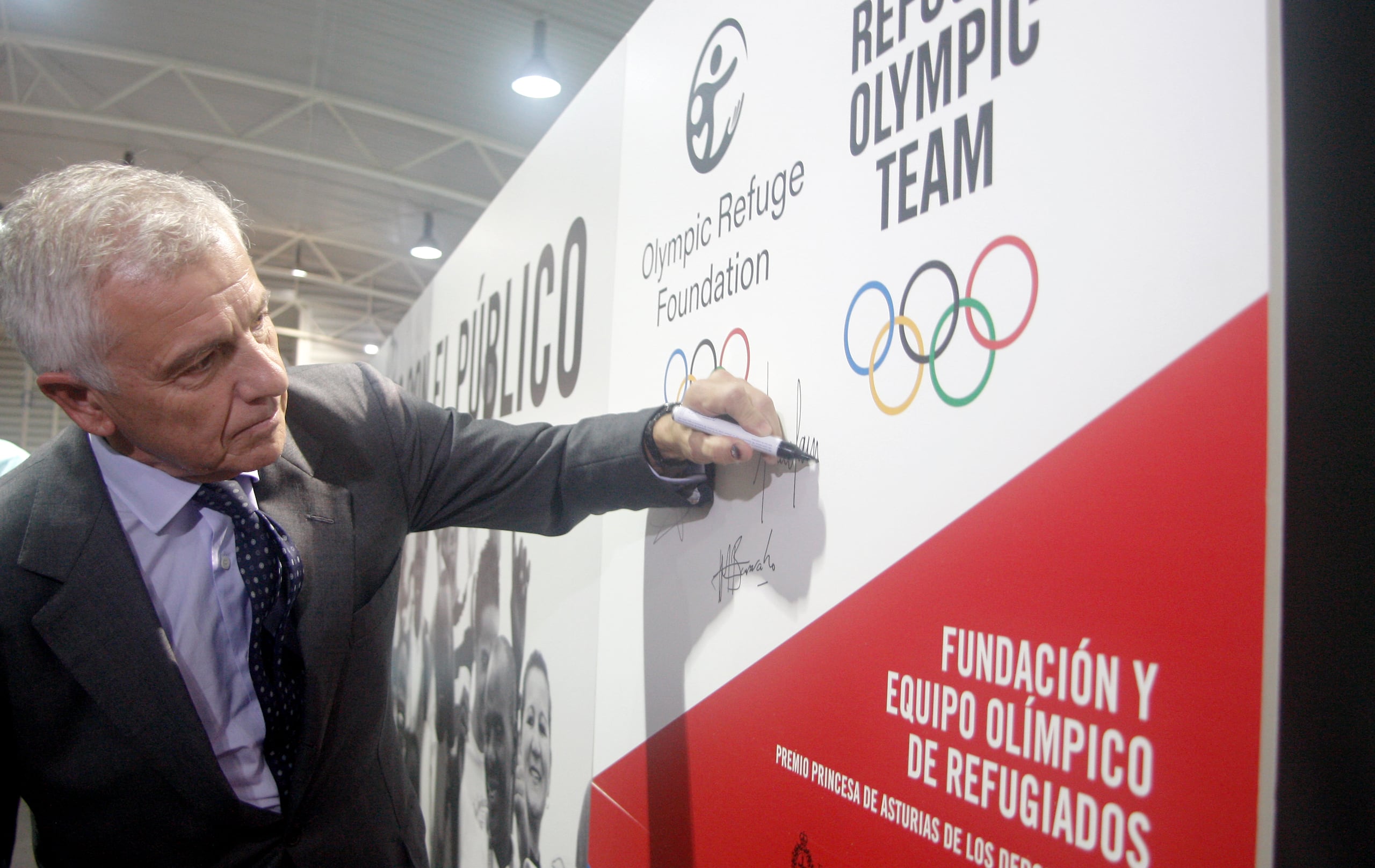 Uno de los candidatos a presidente del Comité Olímpico Internacional, lo es el actual vicepresidente, el español Juan Antonio Samaranch, quien es hijo del fenecido expresidente del organismo entre el 1980 y 2001 y del mismo nombre.