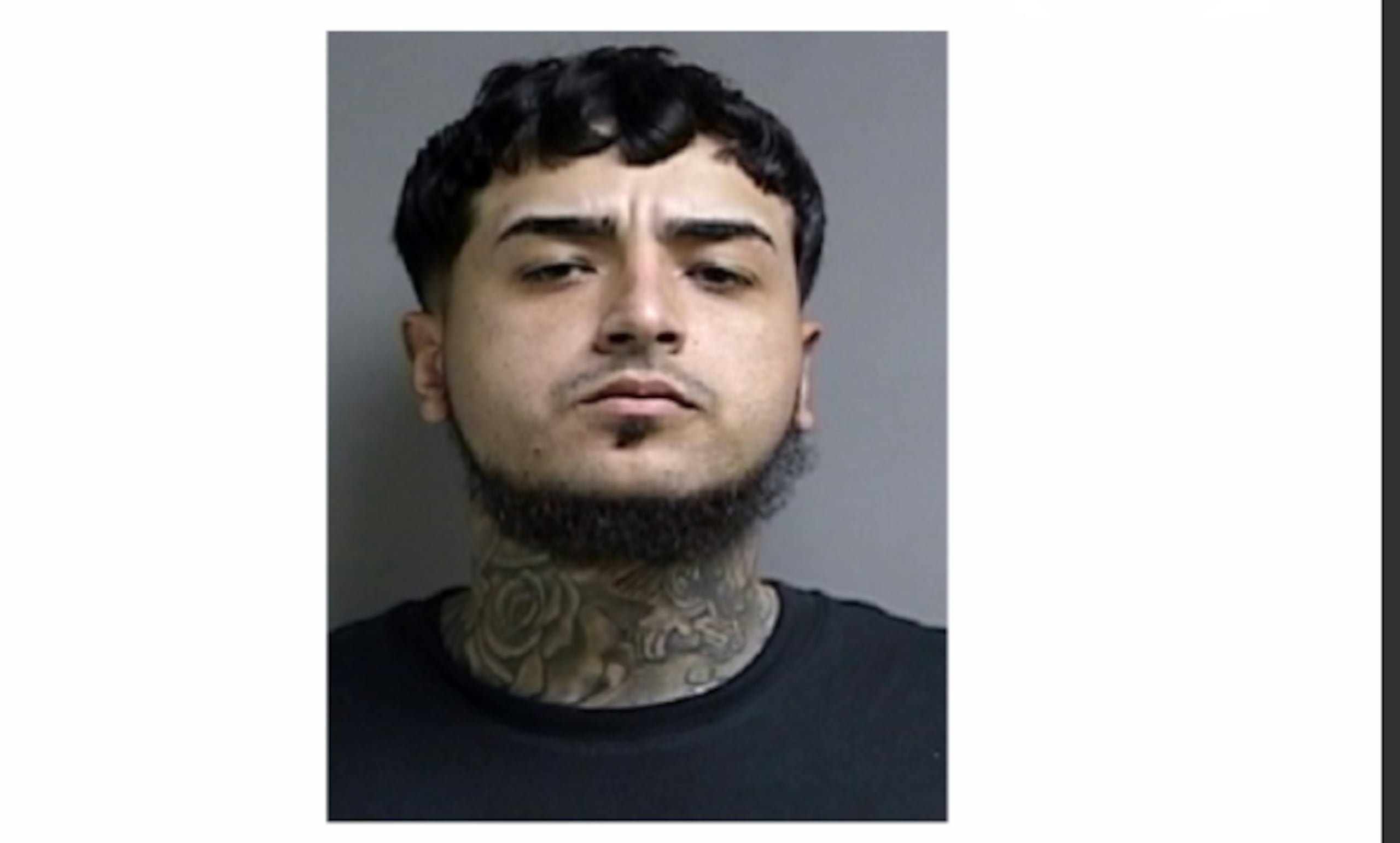 Kris L. Vega González alias 'El Cantante' y miembro de 'Los Viraos'