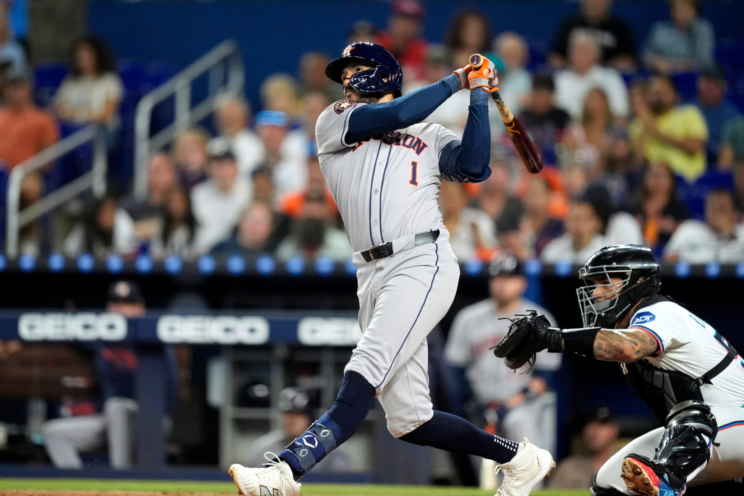 Carlos Correa bateó de 5-1 en el partido.