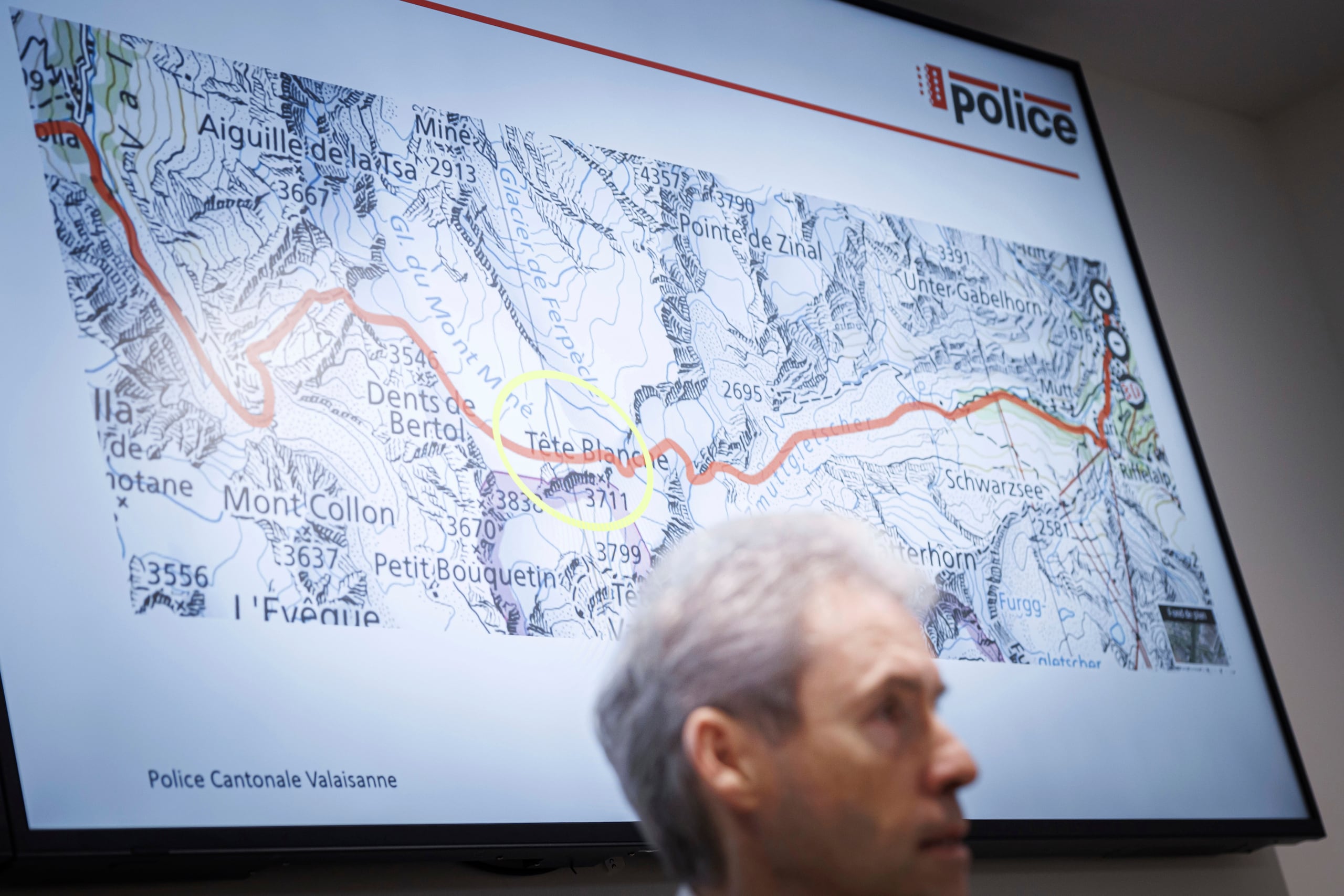 Las autoridades siguen buscando a una sexta persona (Valentin Flauraud/Keystone via AP)