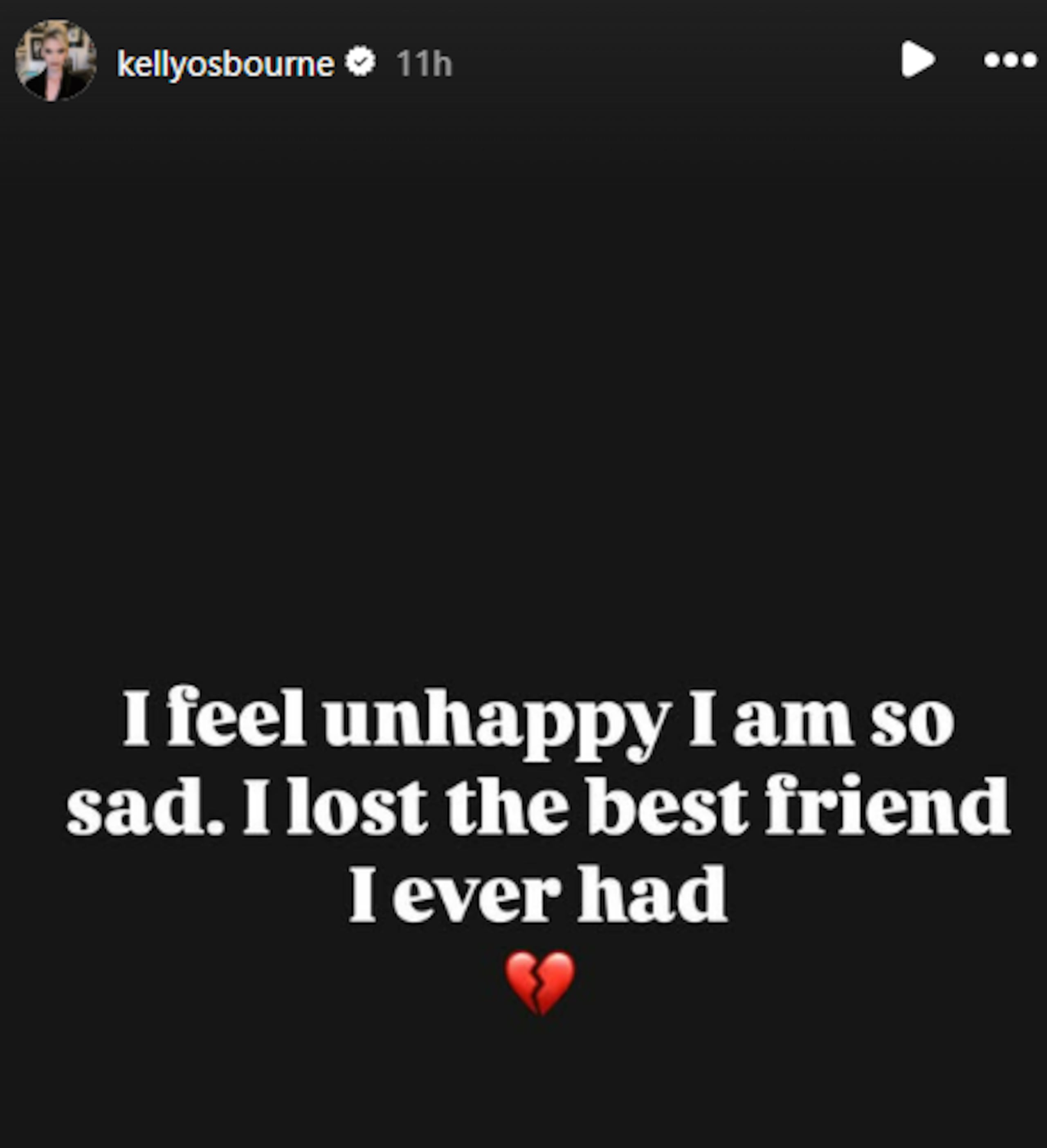“Me siento infeliz, estoy muy triste. Perdí al mejor amigo que he tenido", expresó Kelly Osbourne tras la muerte de su padre.