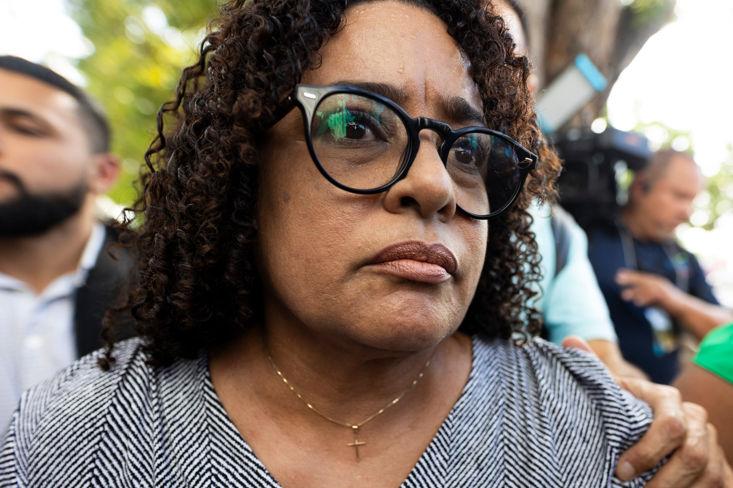 La exrepresentante María Milagros Charbonier Laureano cumple ocho años de cárcel por el caso de corrupción pública por el cual al hijo le desestimaron los cargos.