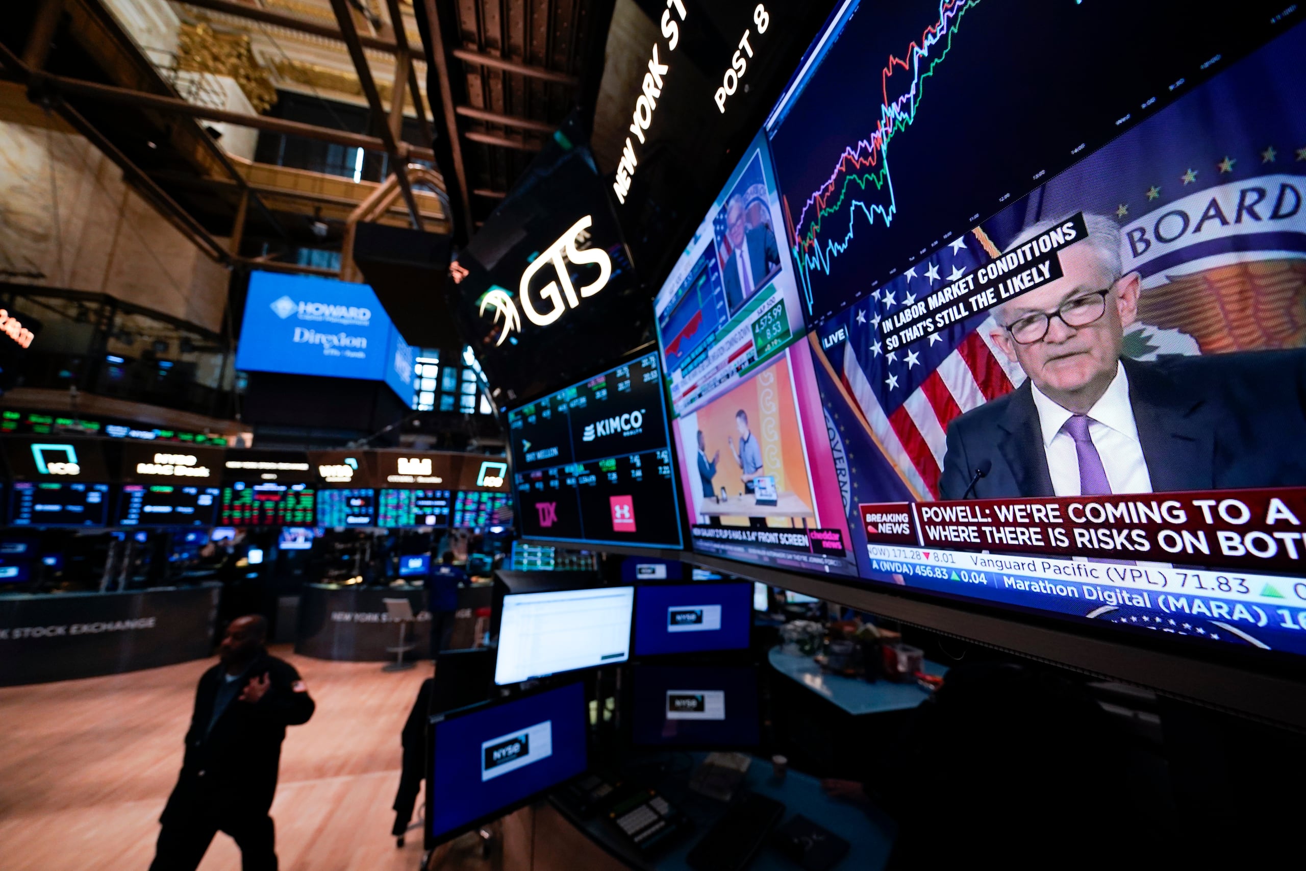 Los trabajadores de todo el país han recibido pagos más altos desde la pandemia, y los salarios y beneficios para los empleados del sector privado aumentaron un 4.1% en 2023 tras un incremento del 5.1% en 2022, según el Departamento de Trabajo.