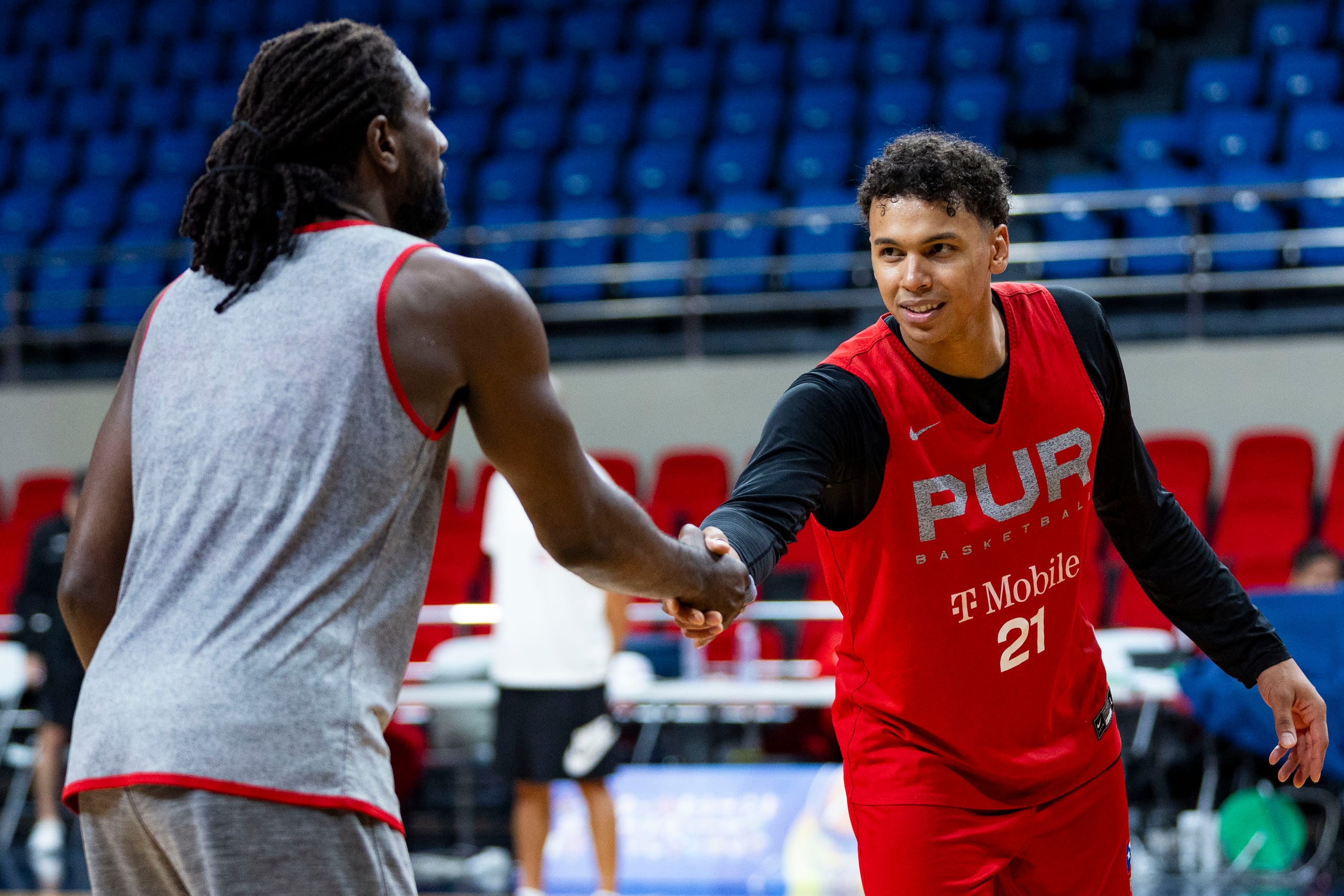 Justin Reyes, aquí durante su participación con el Equipo Nacional en la pasada Copa del Mundo de la FIBA, llegó a Arecibo en la pasada temporada muerta en un cambio con el entonces equipo de Humacao, hoy Caguas, por Devon Collier y Marlon Hargis. En la movida Arecibo también adquirió a Gaby Belardo, a quien luego movieron en otra transacción.