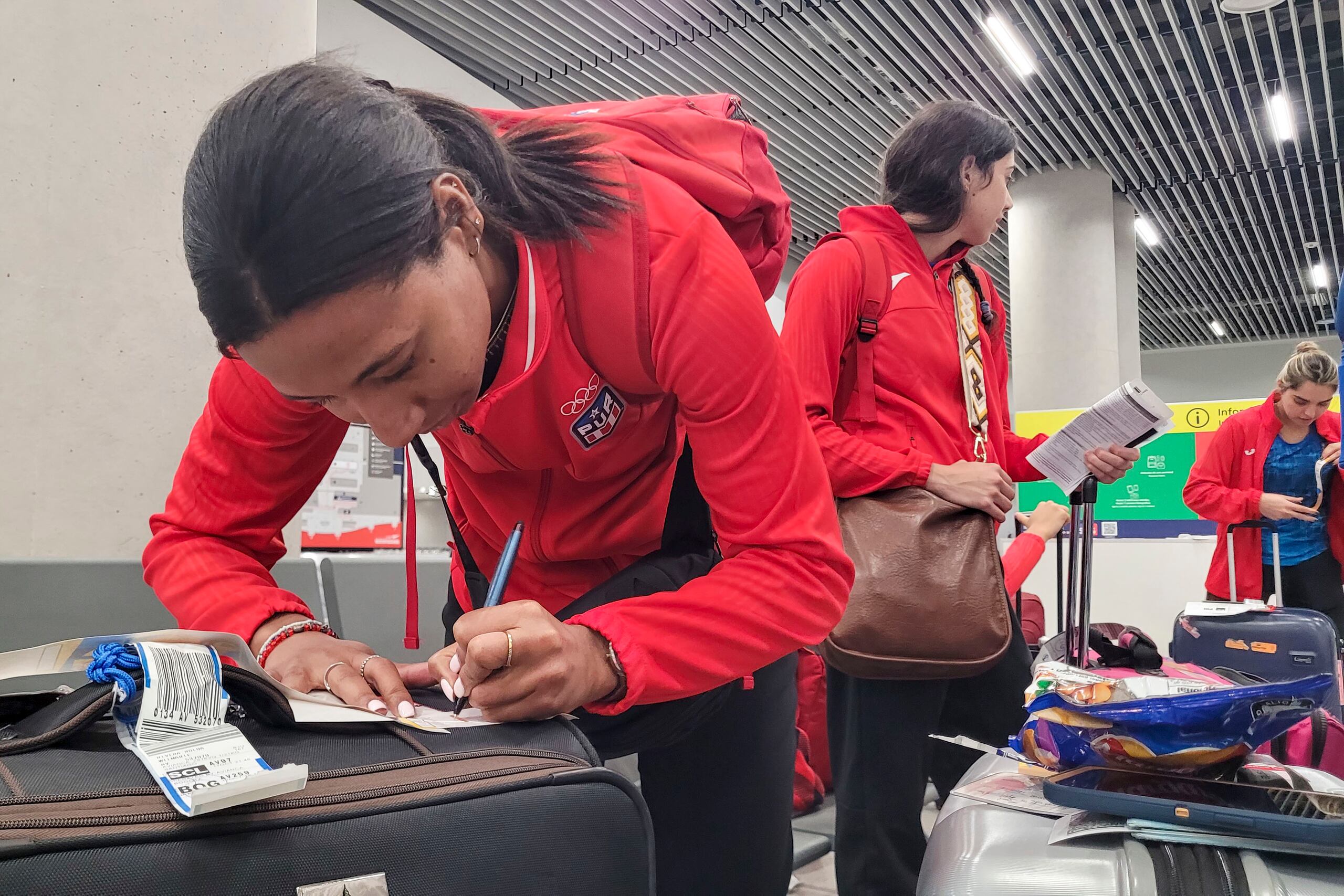 Wilmarie Rivera es una de las jugadoras que sí pudo viajar para el torneo de voleibol en Santiago.