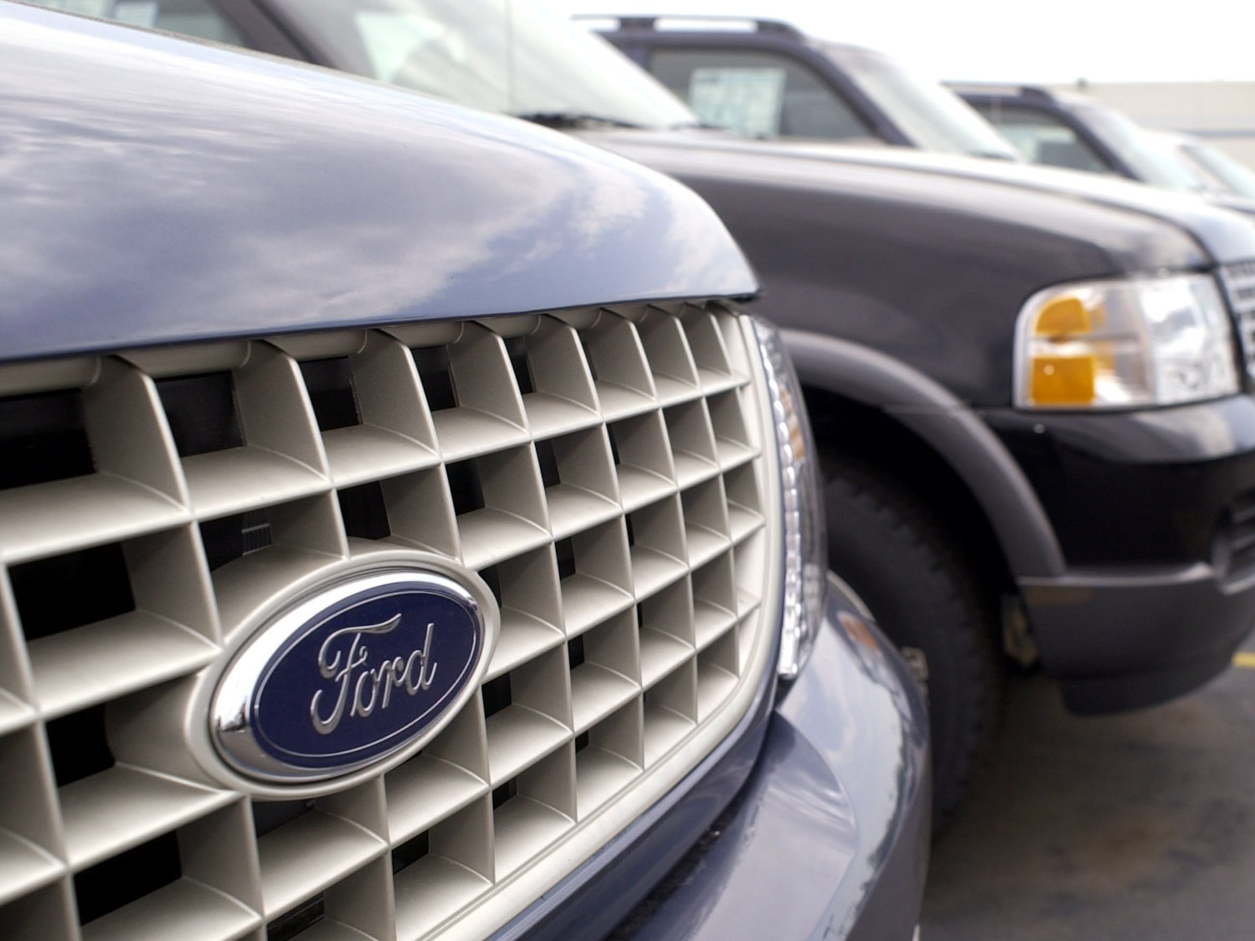 La retirada afecta a 492,145 Ford Explorer de los años 2016 y 2017.