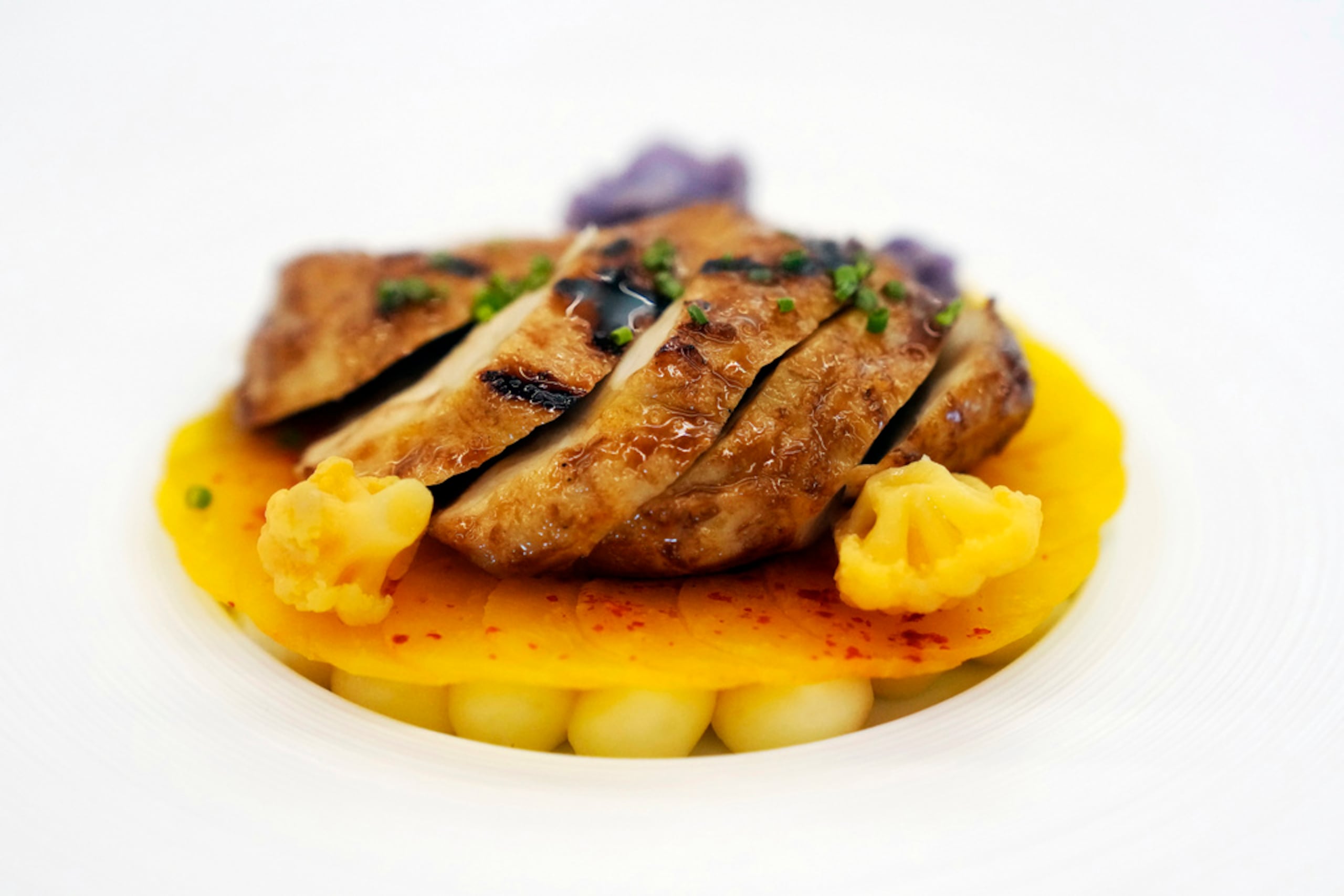 Plato de pollo cultivado de Good Meat.
