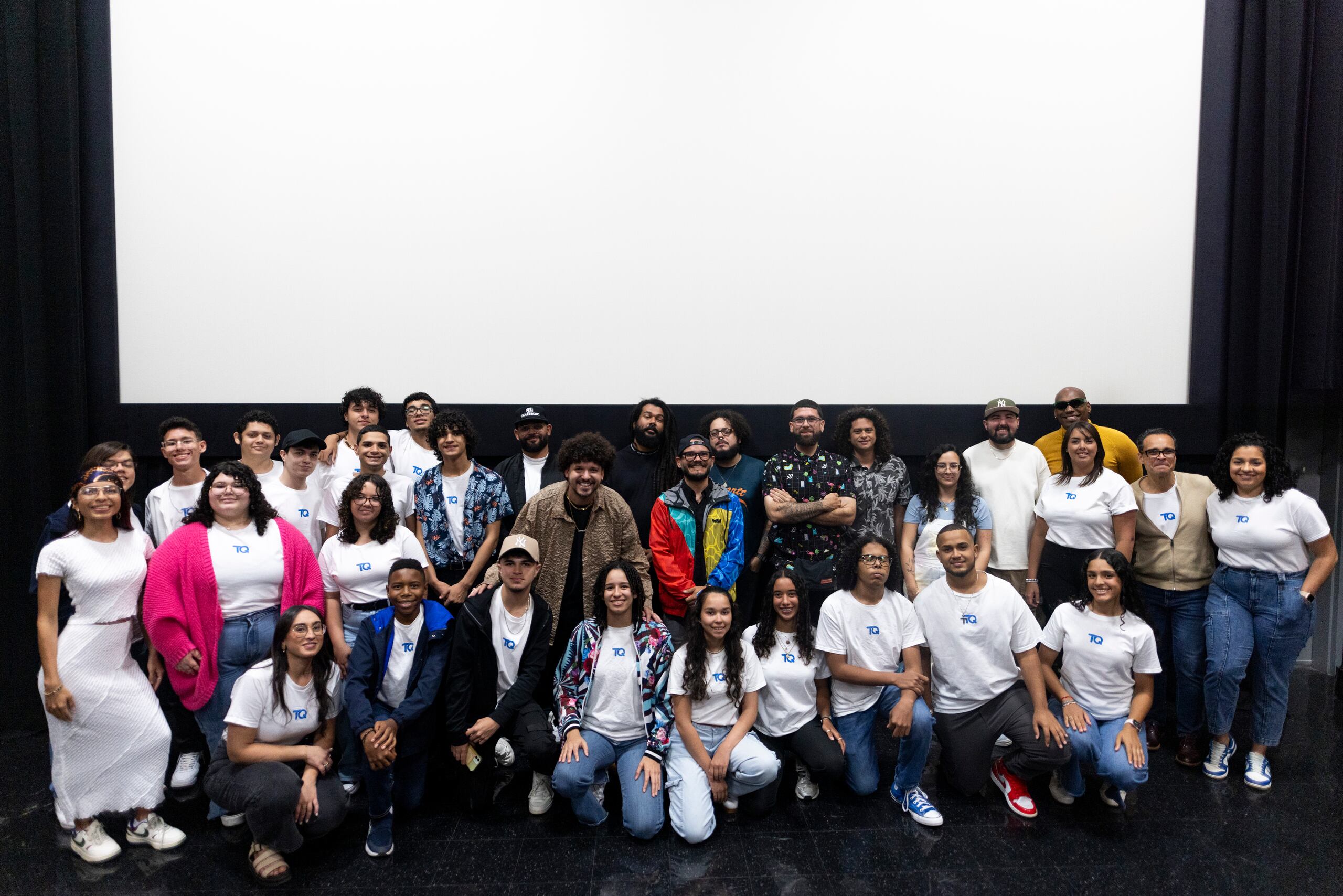 Los estudientes, el equipo de producción de Tranquilo Quieto y PJ Sin Suela tuvieron la oportunidad de ver el martes un "screening" del episodio.