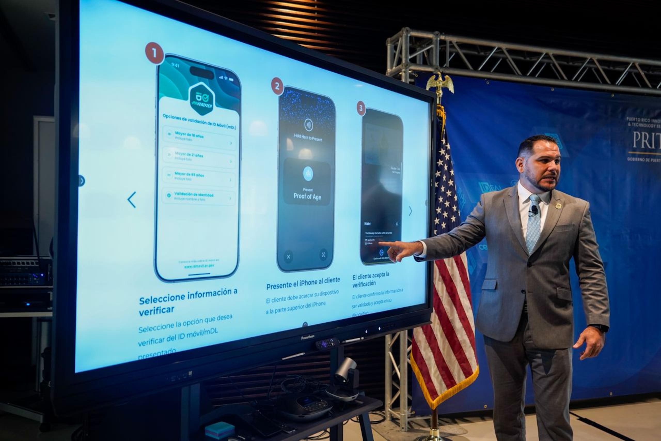 Poincaré Díaz Peña, director ejecutivo de PRITS, presentó la nueva aplicación Puerto Rico Verifier, que permitirá a negocios validar identidad y edad de las personas.