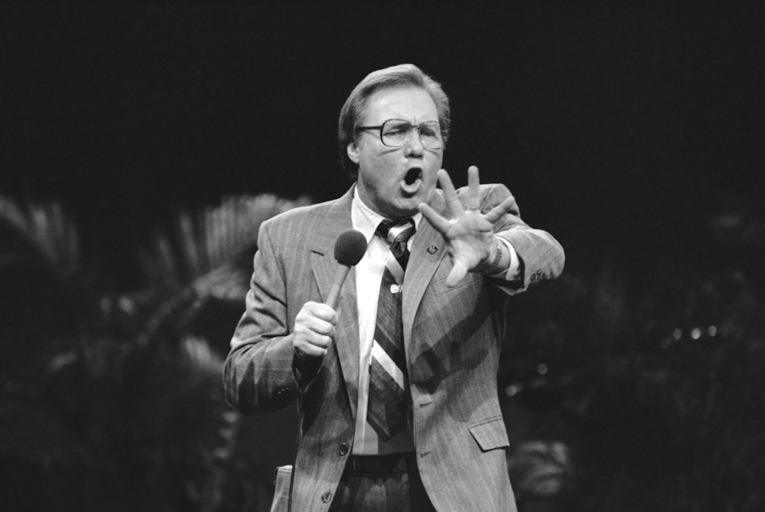 El evangelista Jimmy Swaggart durante un mitin en Milwaukee, el 10 de febrero de 1985.
