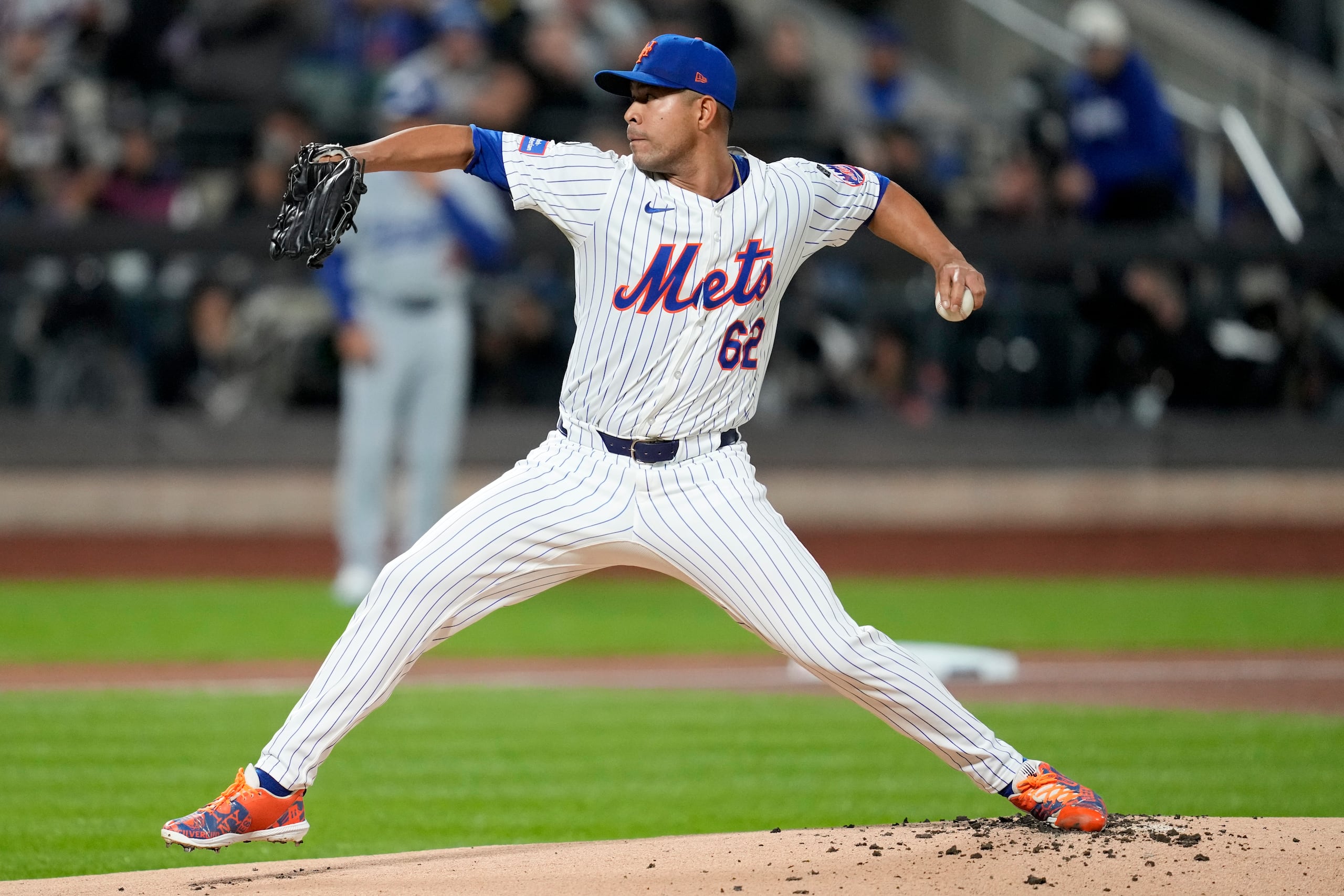 José Quintana lanza contra los Dodgers de Los Ángeles en el cuarto juego de la Serie de Campeonato de la Liga Nacional en octubre pasado.