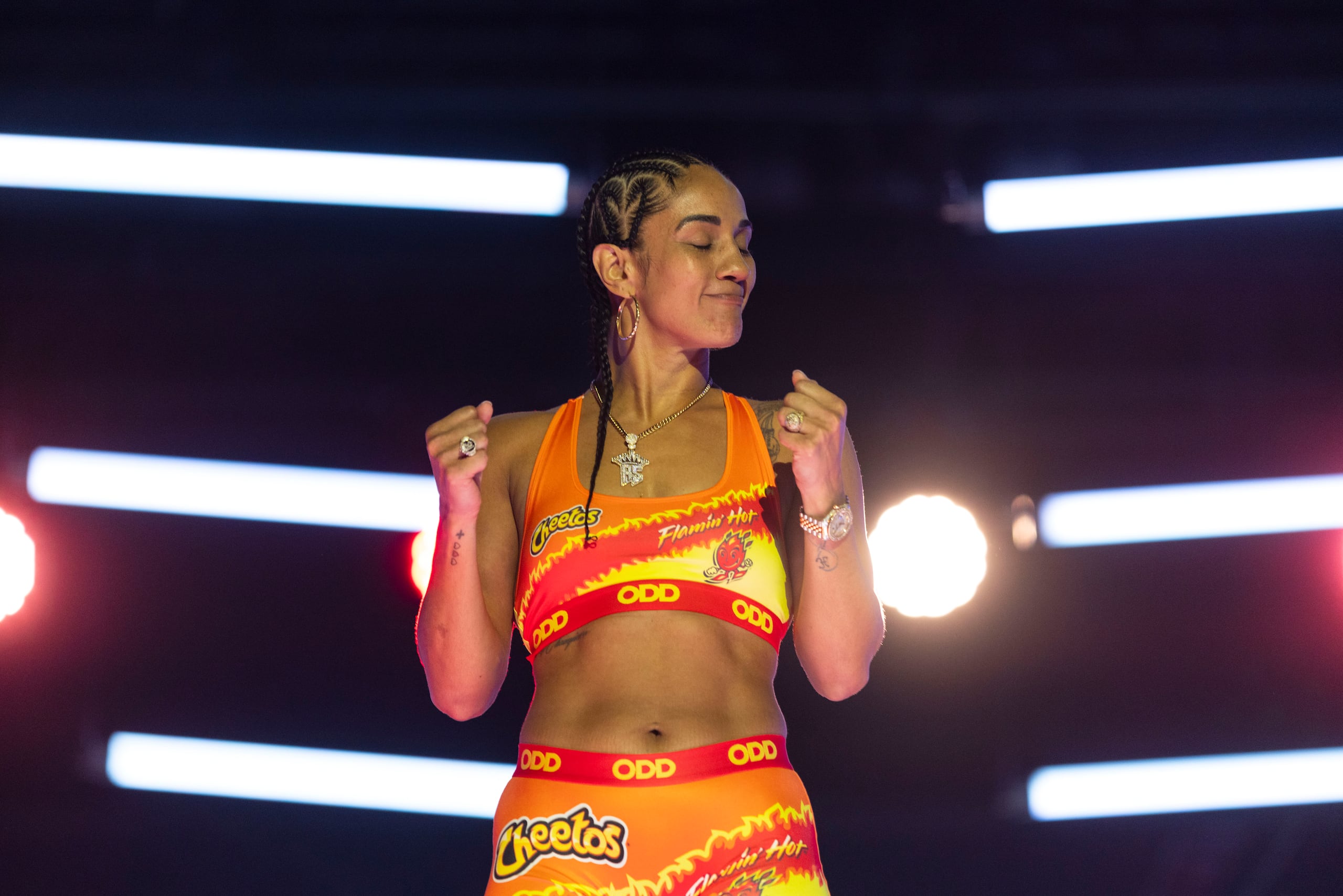 Amanda Serrano durante el pesaje para su histórico combate contra Katie Taylor en el Madison Square Garden, de Nueva York.