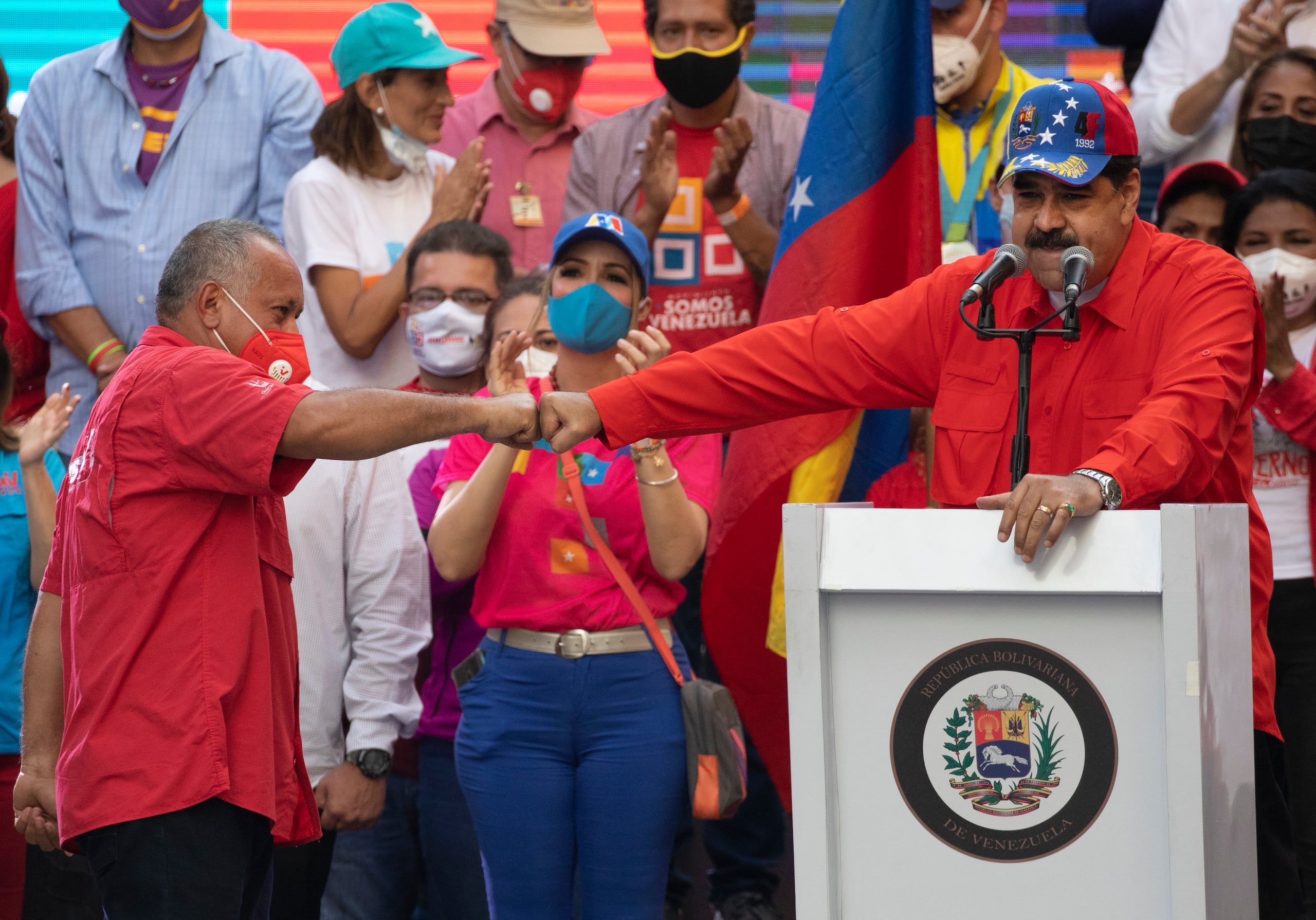 Diosdado Cabello y Nicolás Maduro.
