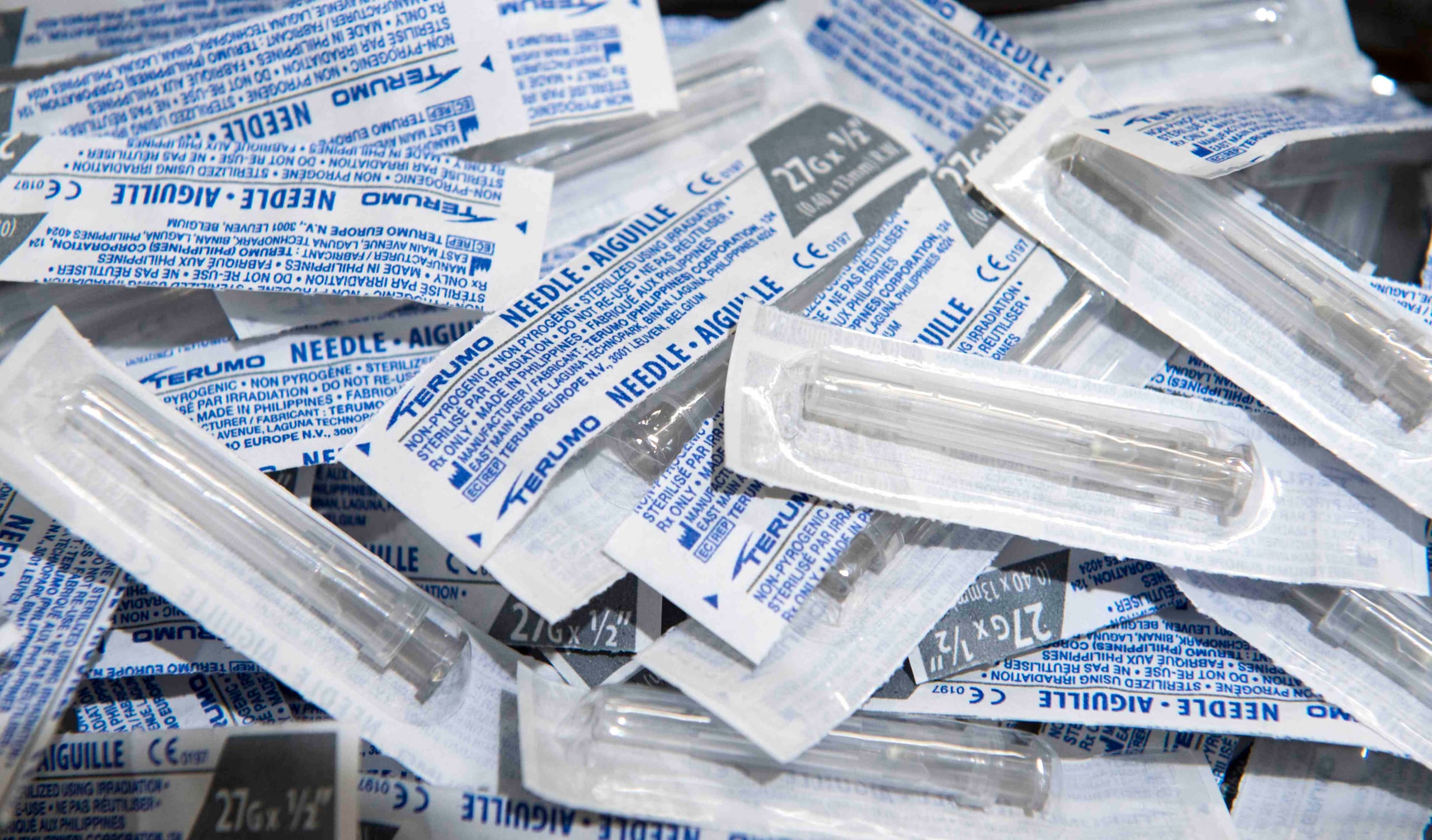 Por lo general, los adictos utilizan jeringuillas para inyectarse los opiáceos. (AP)