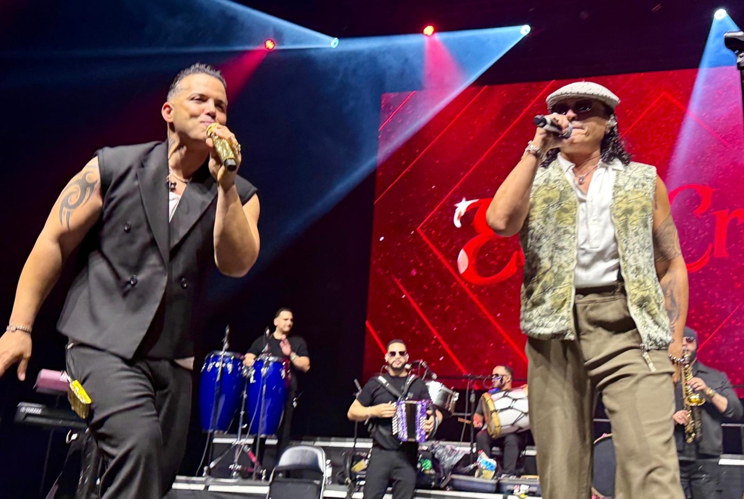 El Blachy junto a Elvis Crespo