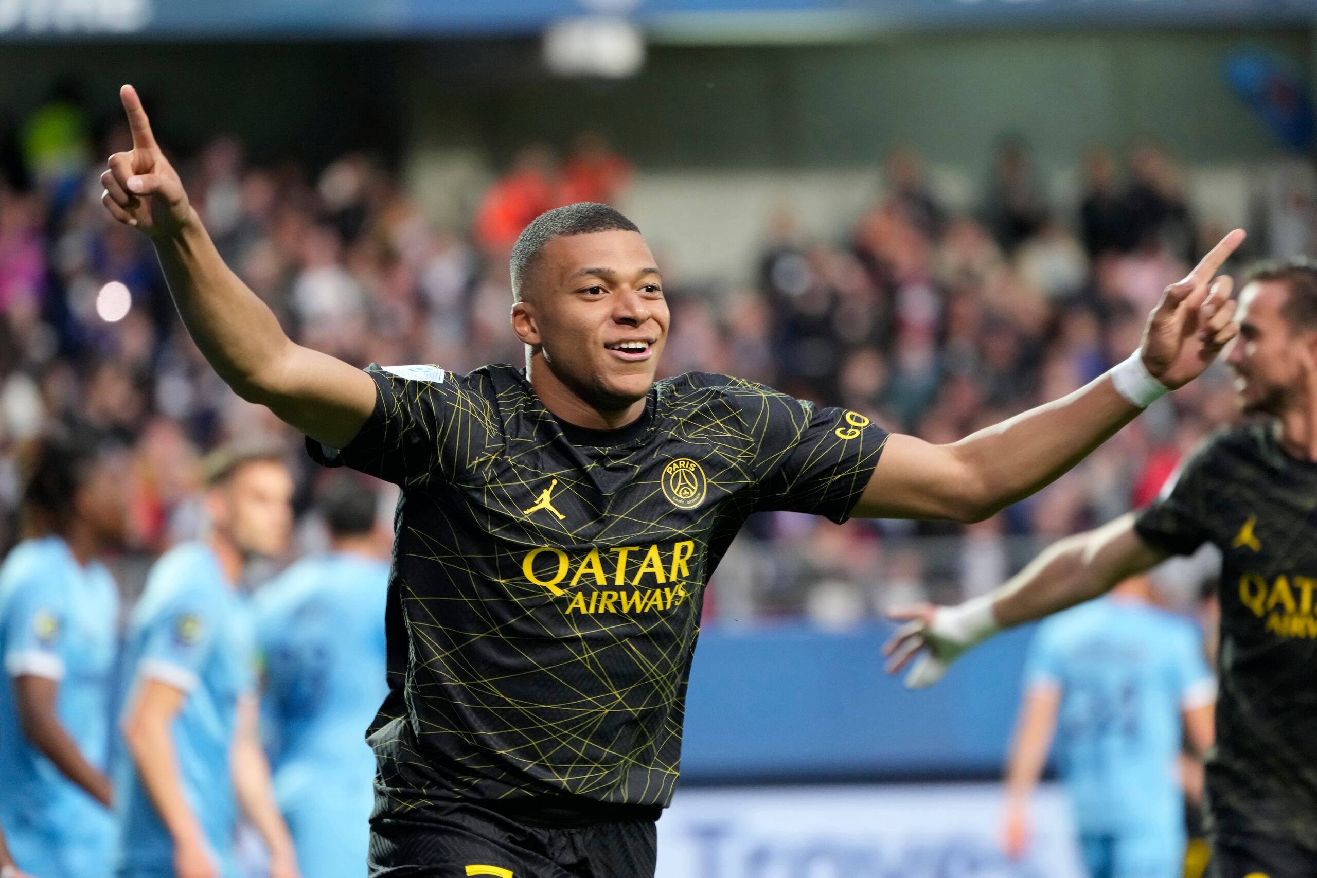 Kylian Mbappé sigue sin aceptar el pedido del PSG para transferirlo.