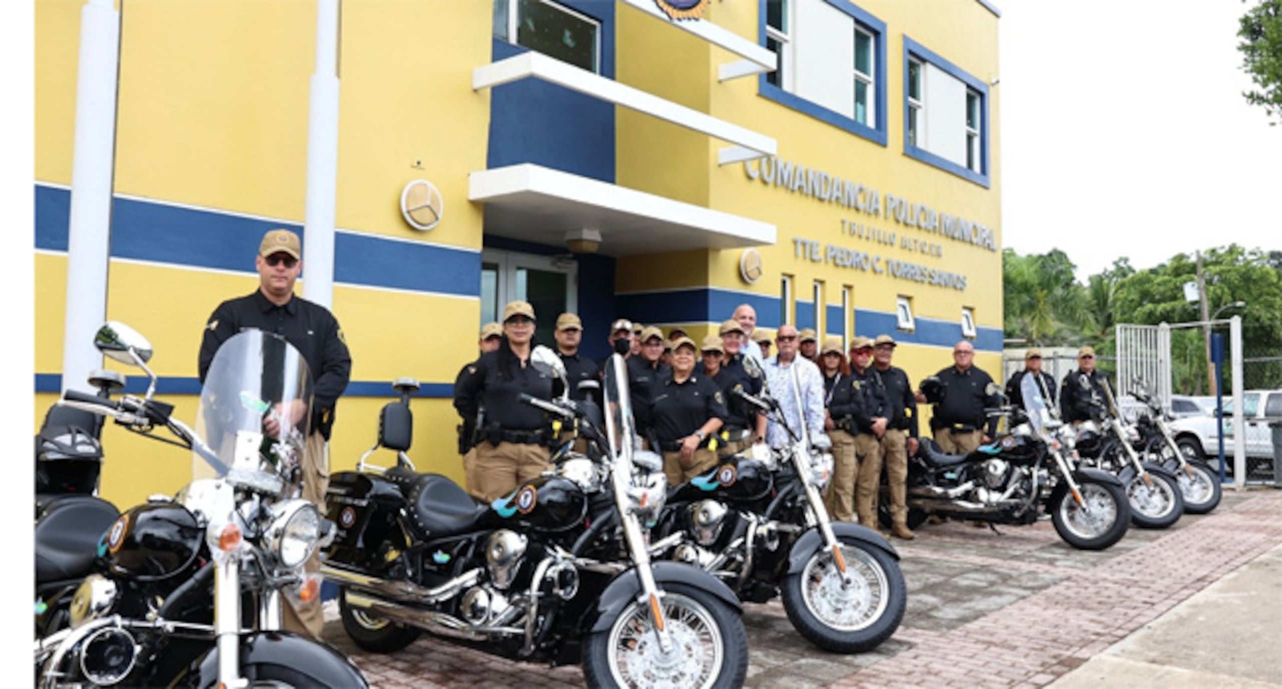 Hoy se entregaron hoy las motoras, mientras que las patrullas se espera que lleguen en las próximas semanas.