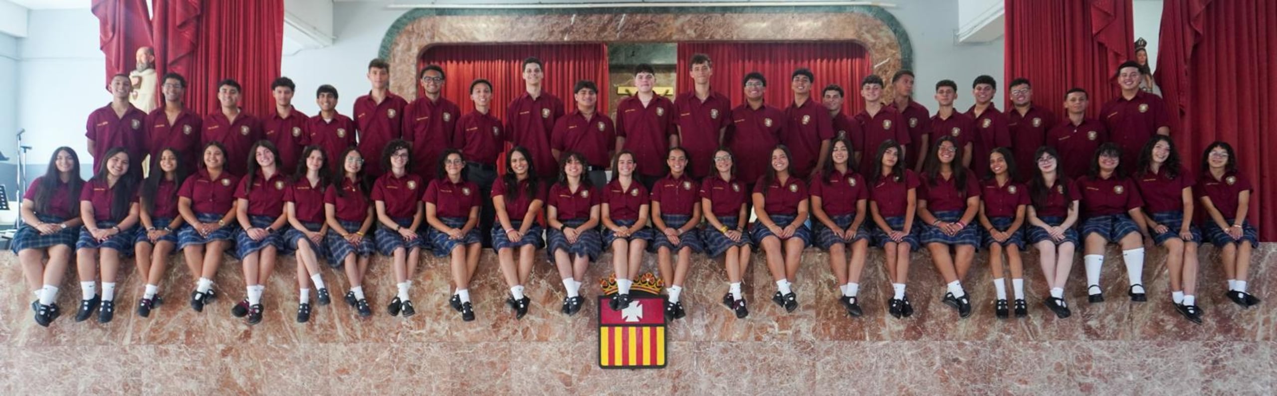 Clase Senior Onaira 2026 del Colegio La Merced en Cayey.