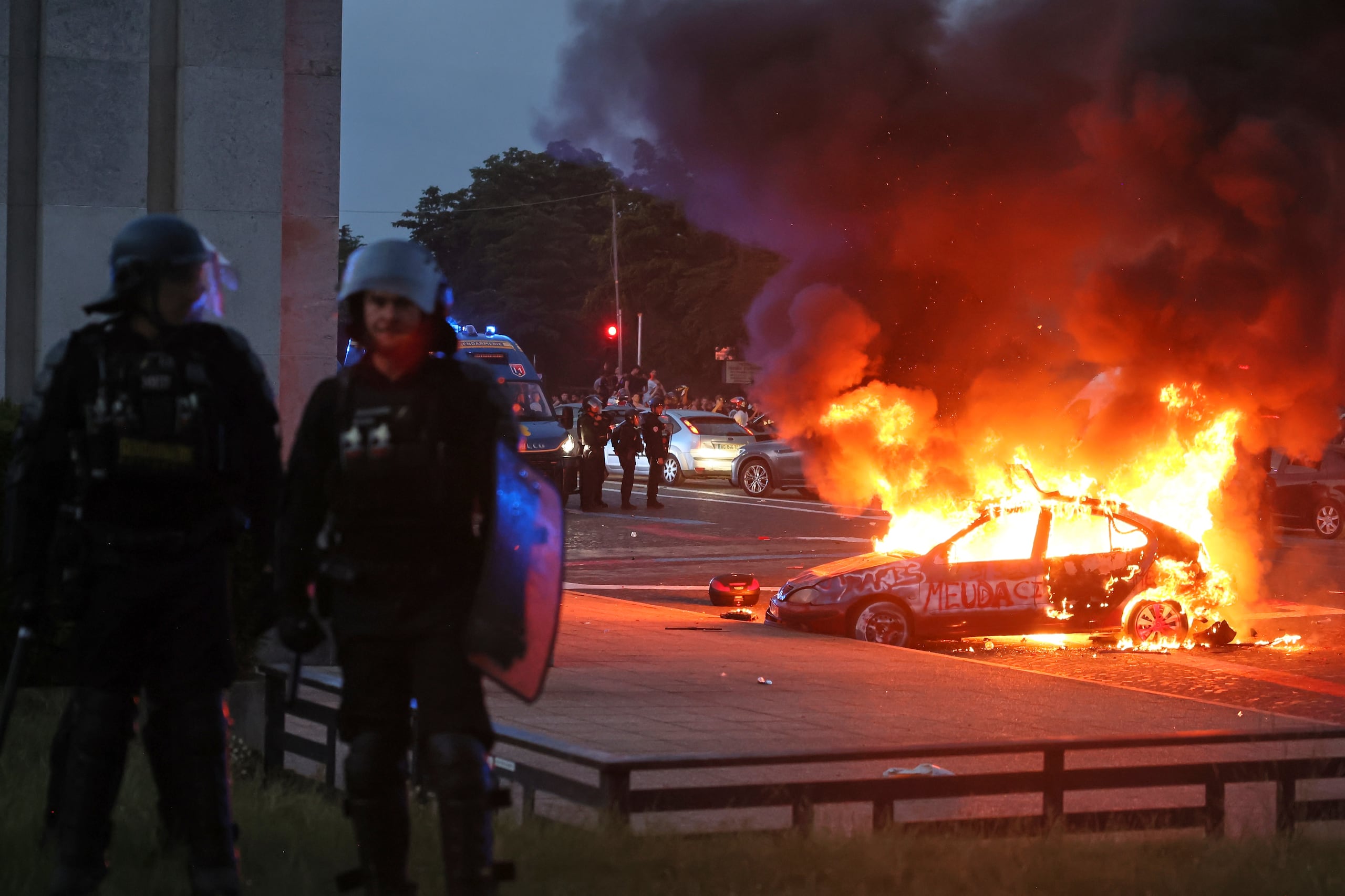 El pasado año, cuando el PSG venció su primera Champions, hubo graves disturbios en diversos puntos de Francia: dos personas murieron y casi 200 resultaron heridas.