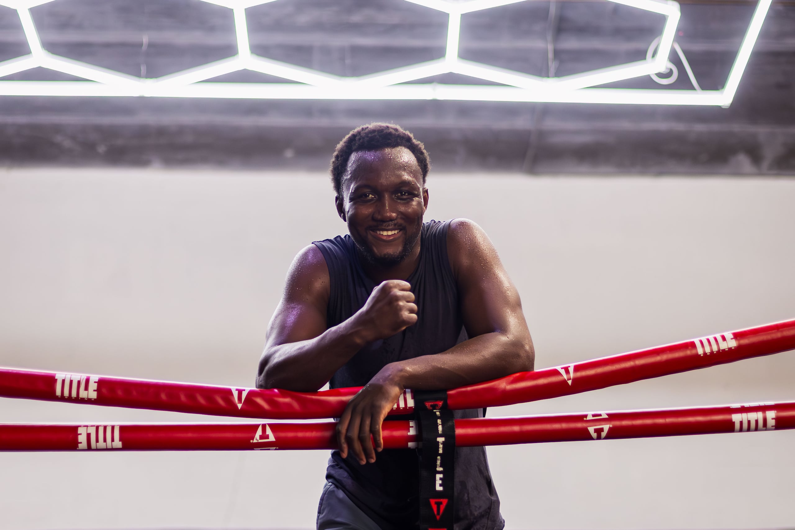 Abass Baraou se prepara para su pelea ante el boricua Xander Zayas.
