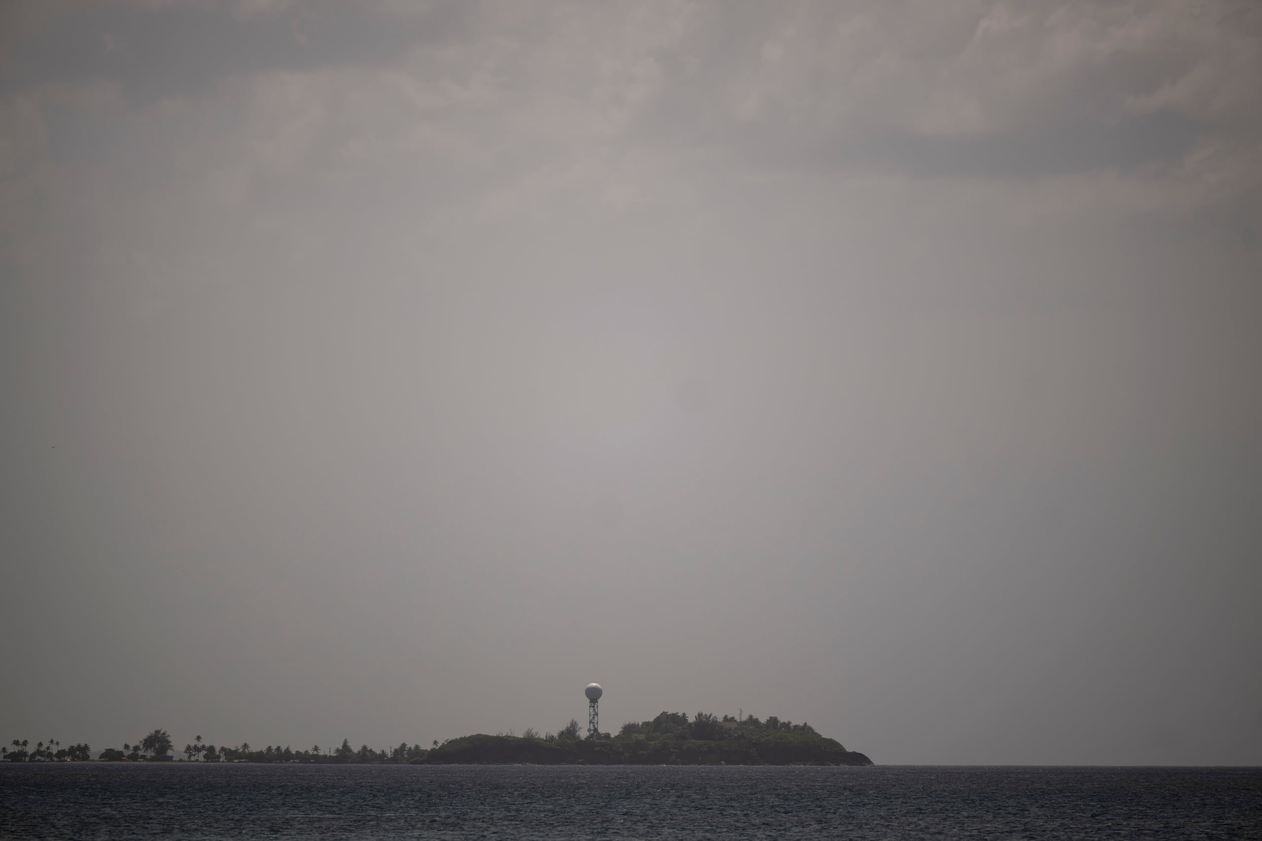 6 de junio de 2023. Toa Baja, PR. Perspectiva de varias zonas costeras del área de Palo Seco en las que se aprecia la densa capa de polvo del sahara que arropa la Isla. FOTO POR: Carlos Giusti/GFR Media