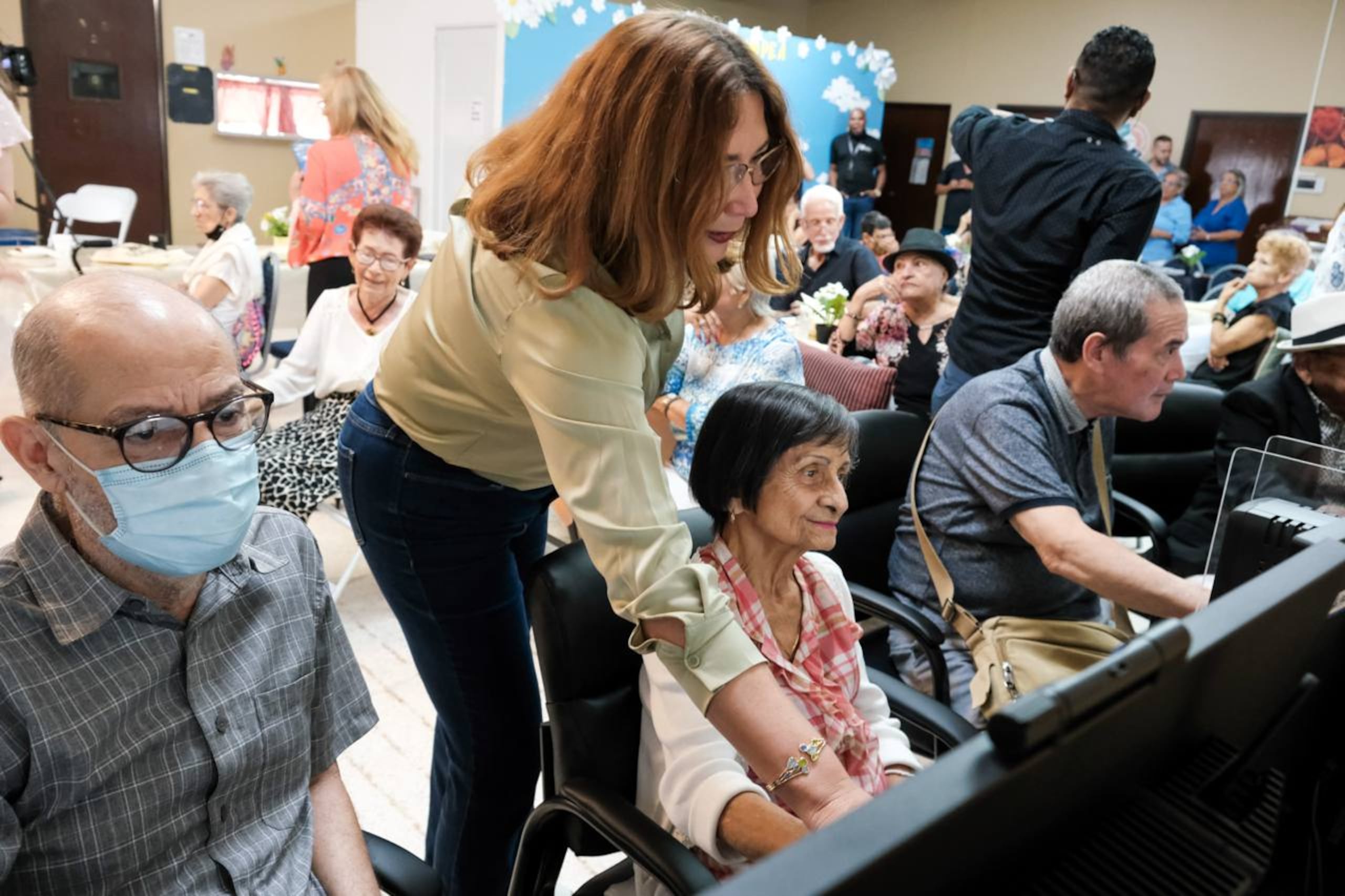La secretaria de la Familia, Ciení Rodríguez Troche, compartió con los participantes durante la inauguración.