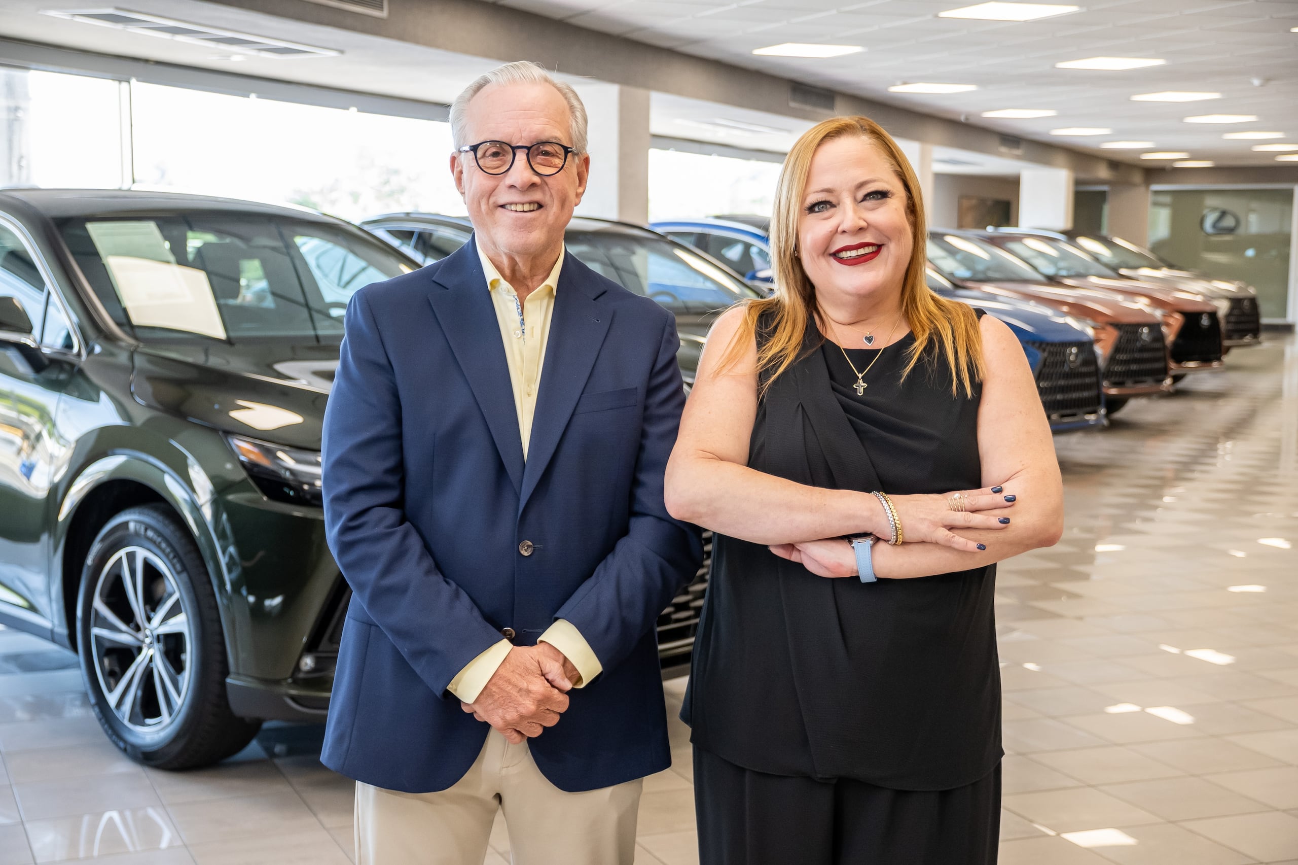 Carlos “Charles” Vaillant, presidente de Lexus de San Juan, y Judith Parra, gerente general del concesionario.