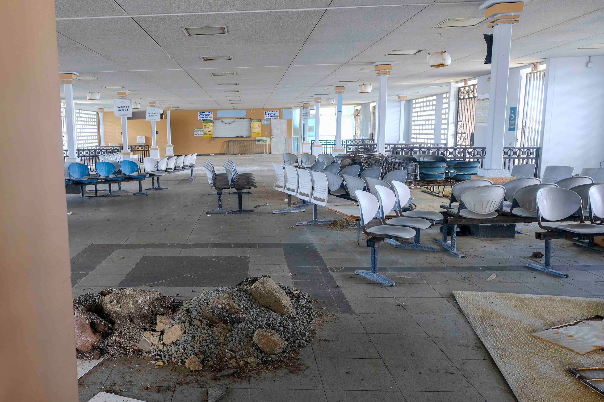 El antiguo terminal de lanchas en Fajardo es un edificio abandonado y en progresivo deterioro.
