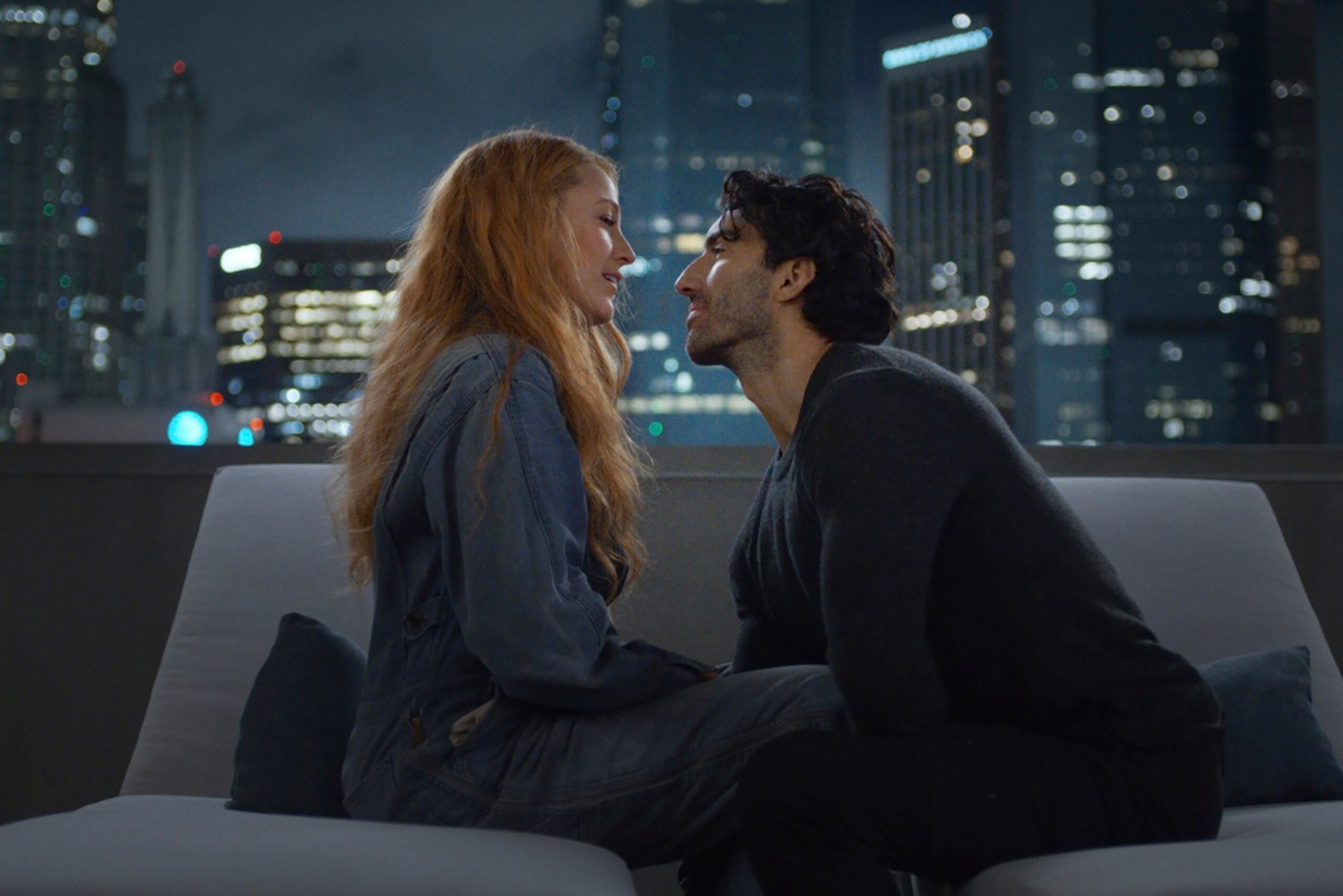 Blake Lively y Justin Baldoni en una escena de "It Ends With Us".