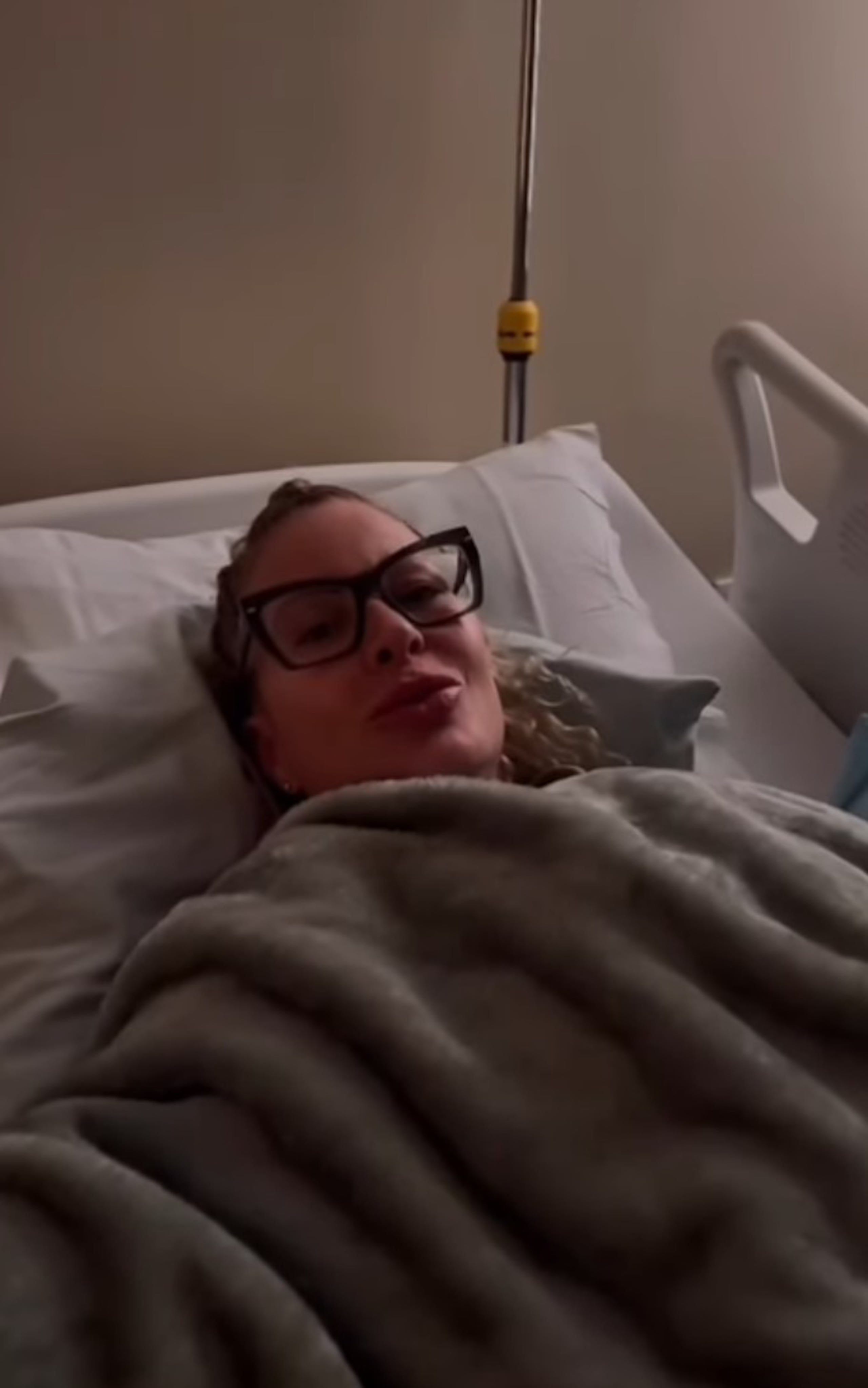 La presentadora se mostró agradecida por las atenciones del personal médico.