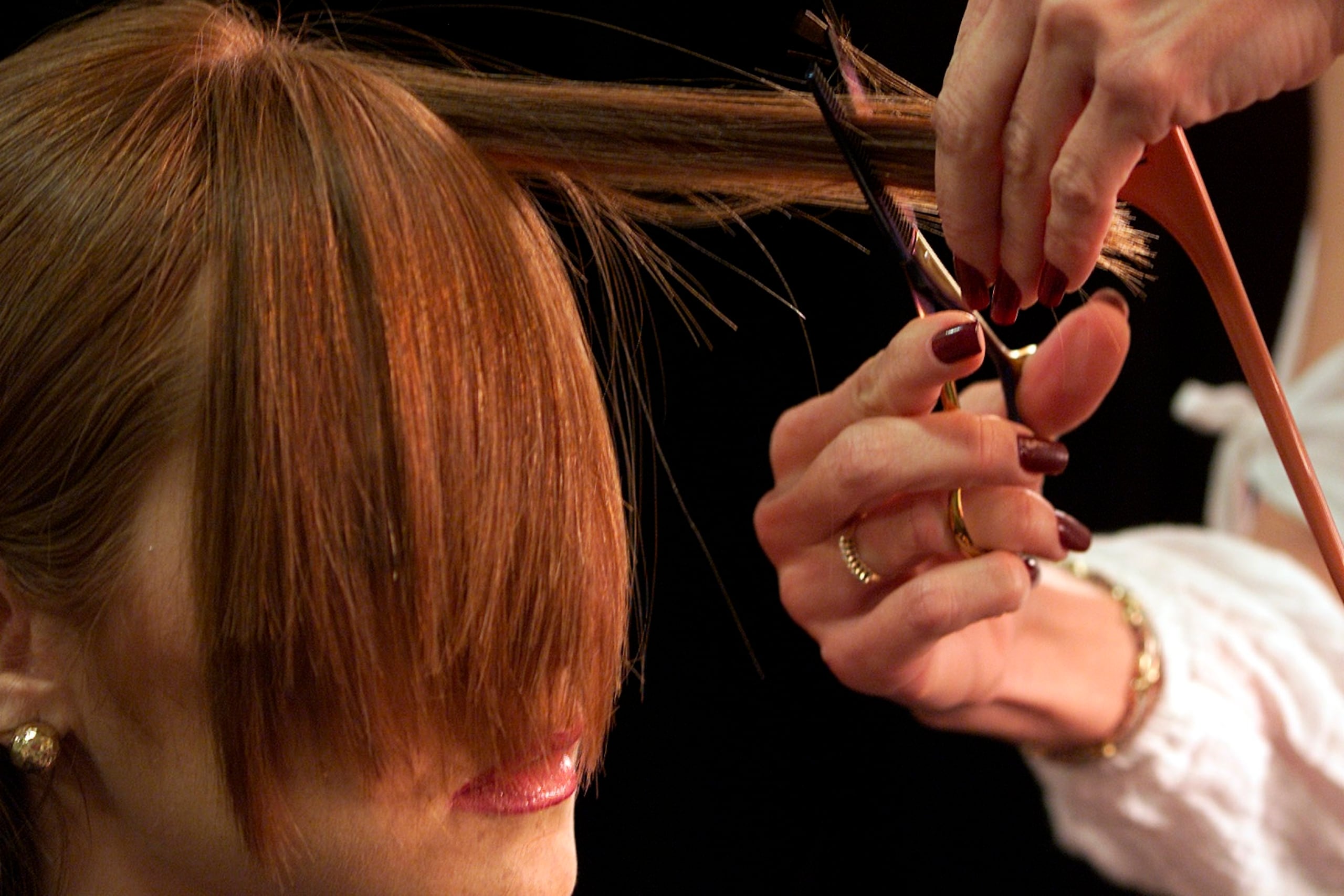 Puede estar motivado por la necesidad de crear una nueva identidad.