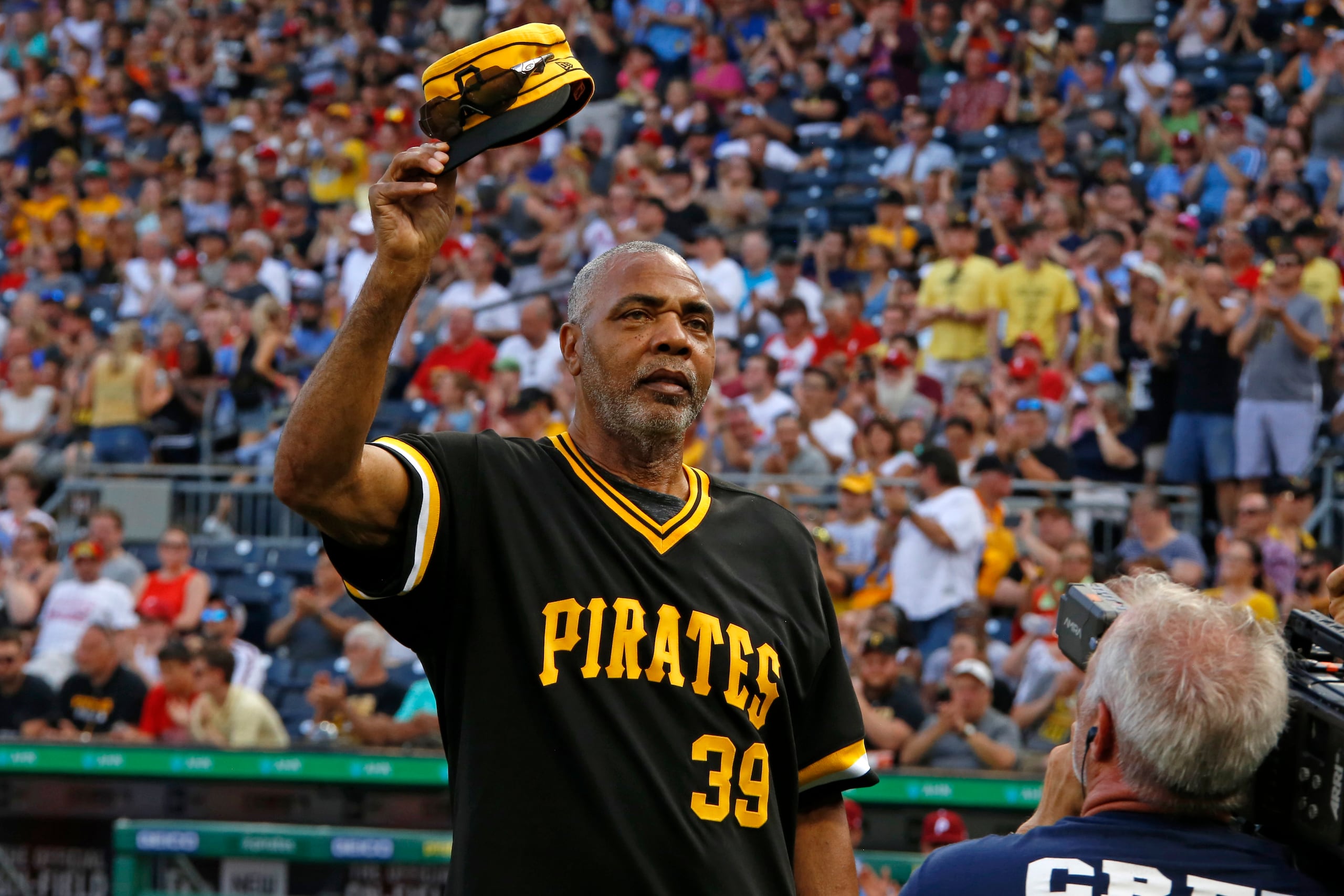 Dave Parker en un juego de los Pirates de Pittsburgh en 2019.