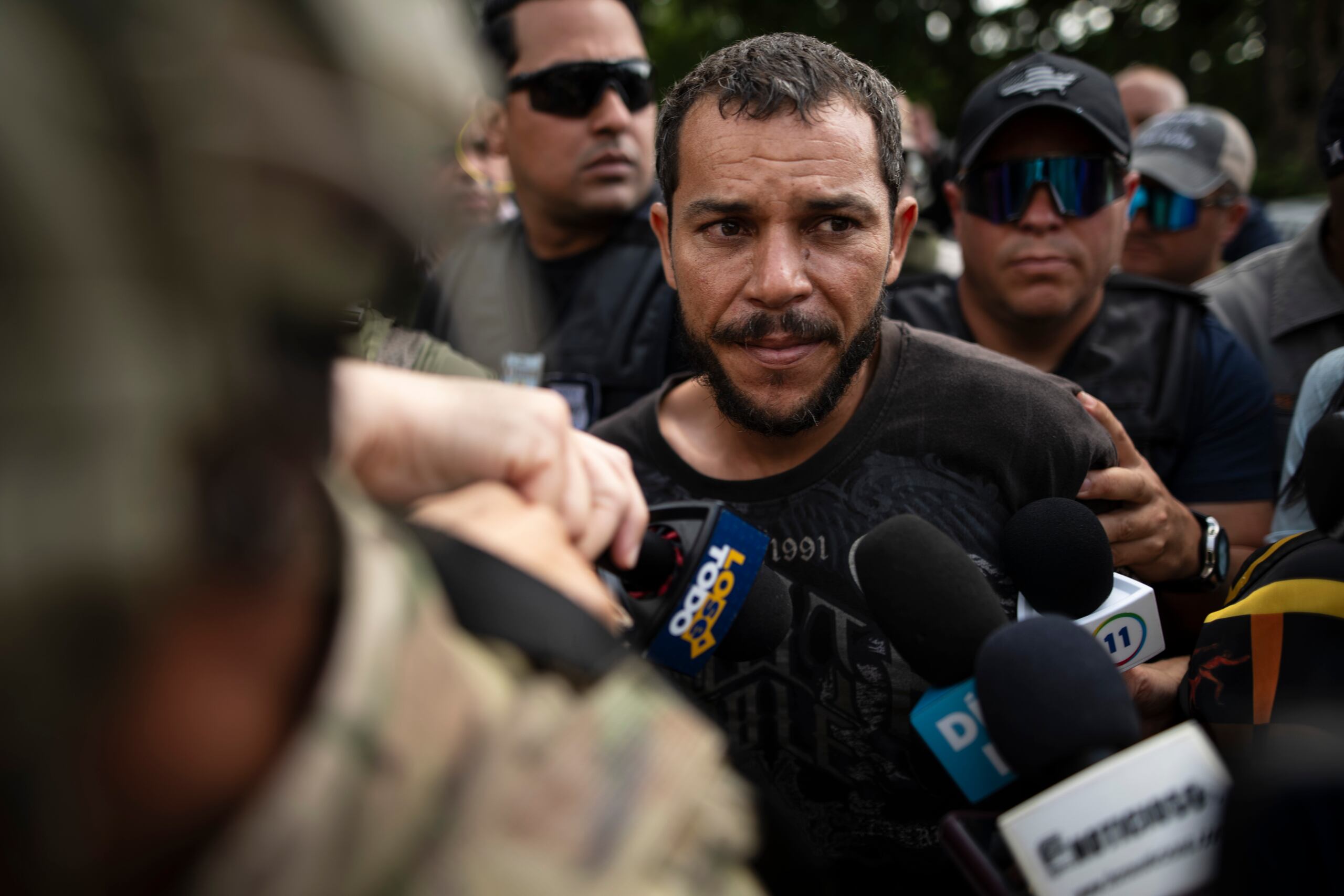 Llegada de Alexis Alicea Torres al Cuartel General en Hato Rey tras su captura en el municipio de Lajas.