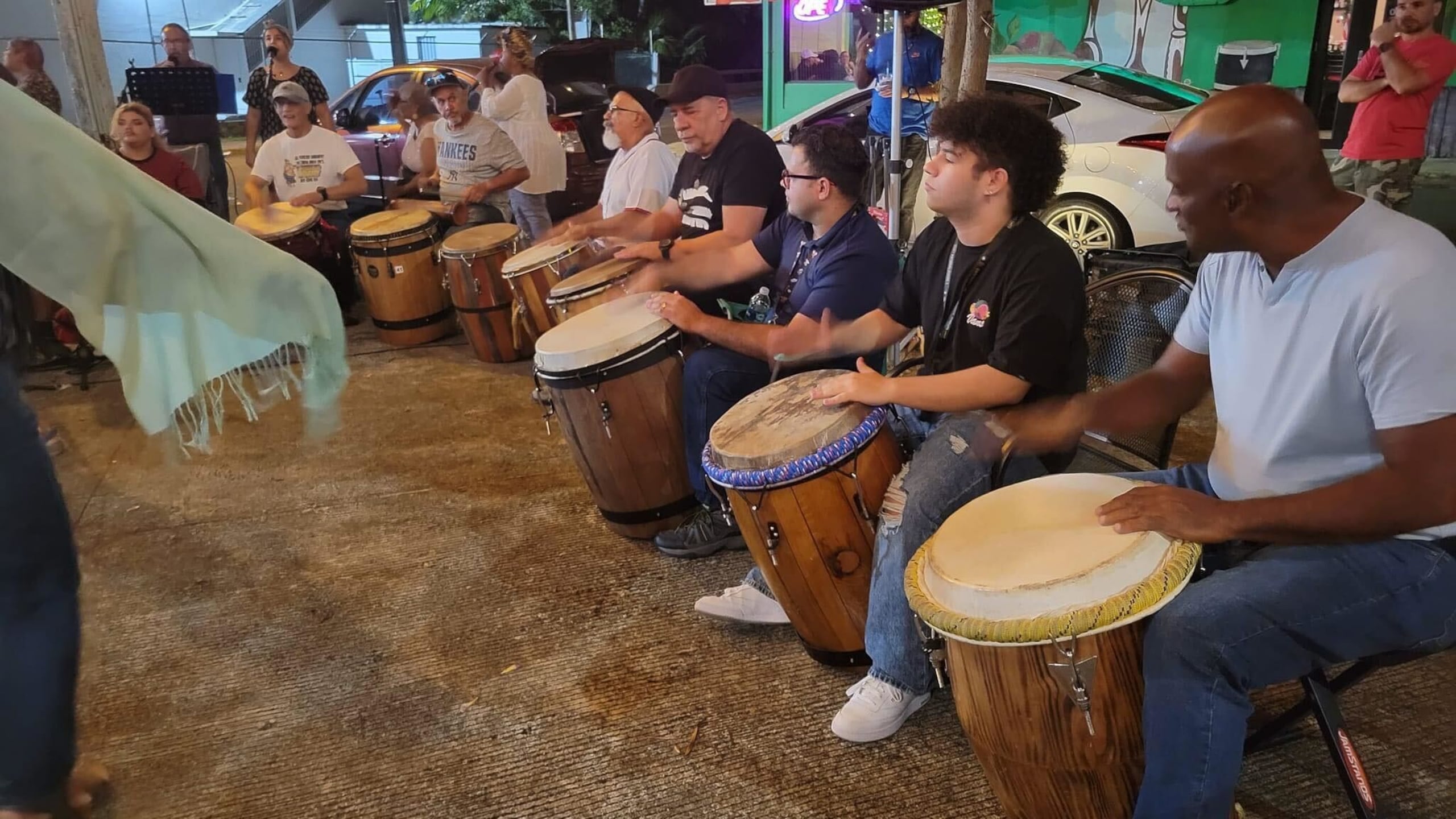 El Taller Palenque celebra un nuevo Bombazo Vaquero el sábado.